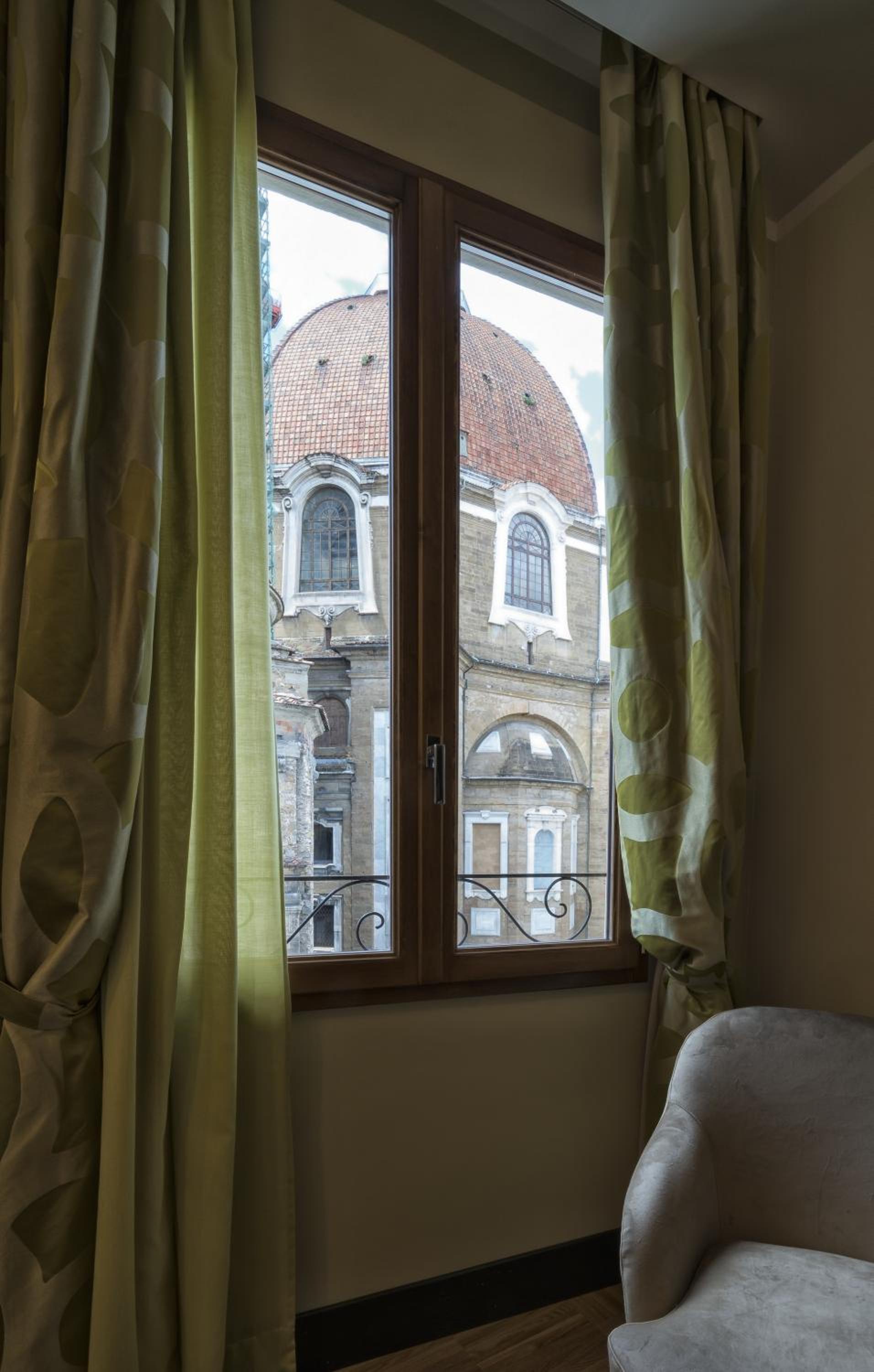 Deluxe Double or Twin Room with City View