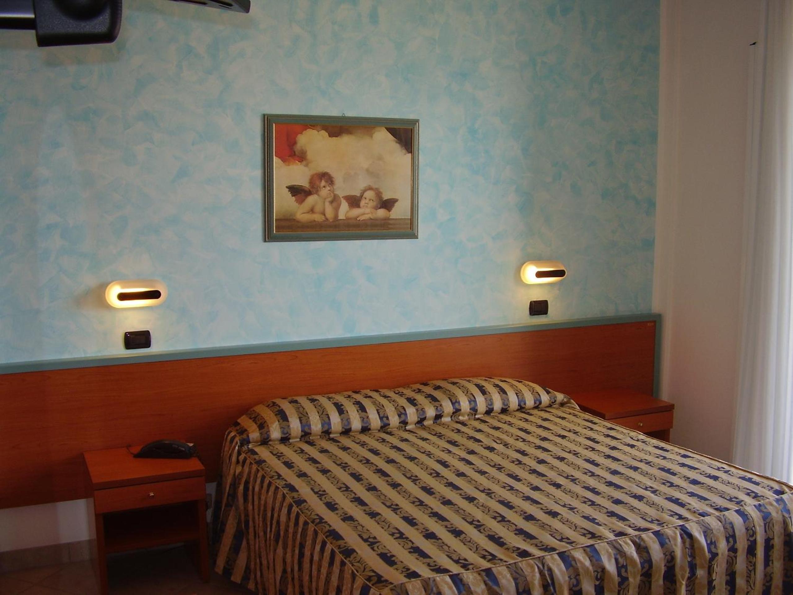 Double Room with Lateral Sea View