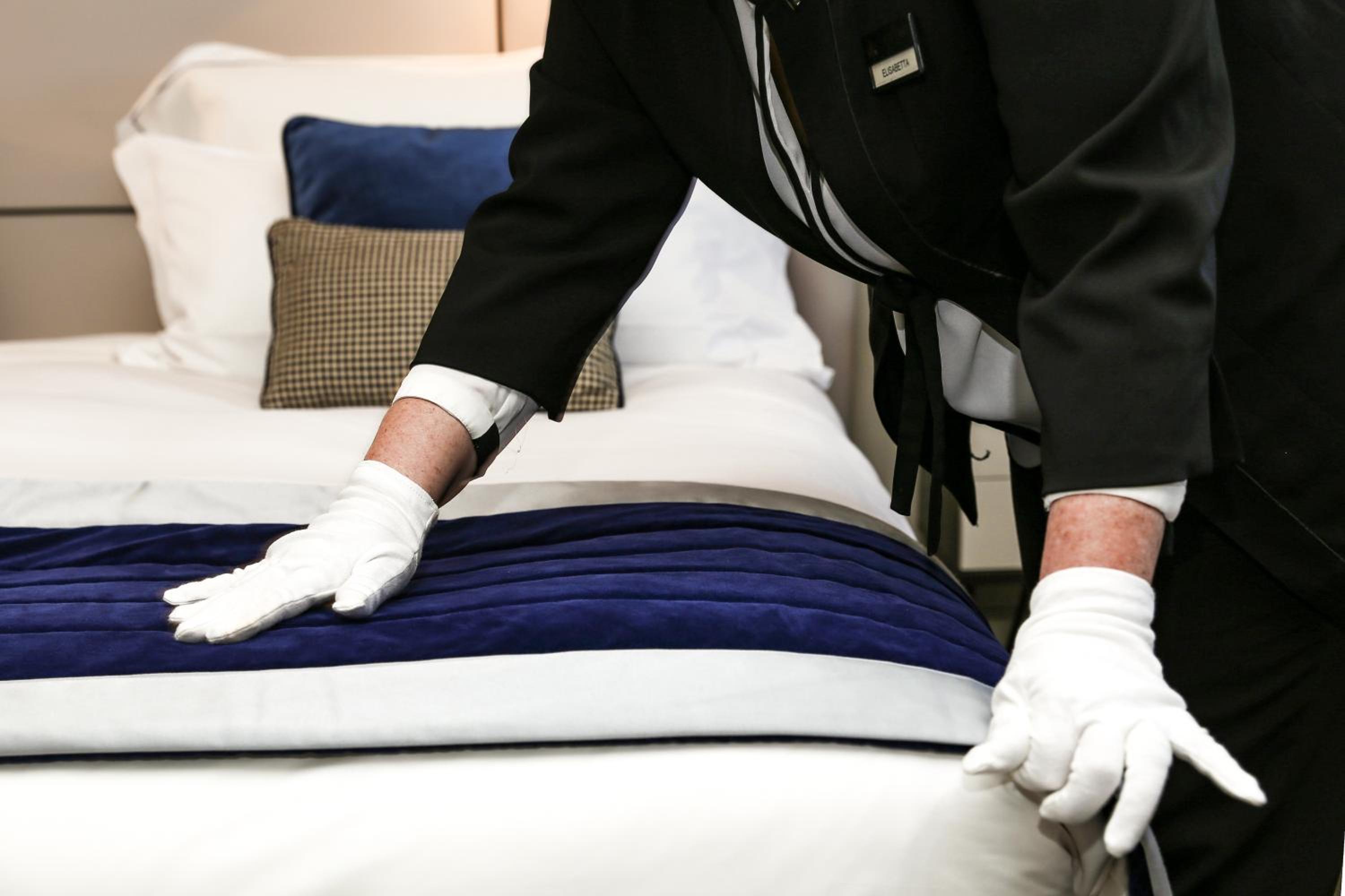 Junior King Suite with Sofa Bed