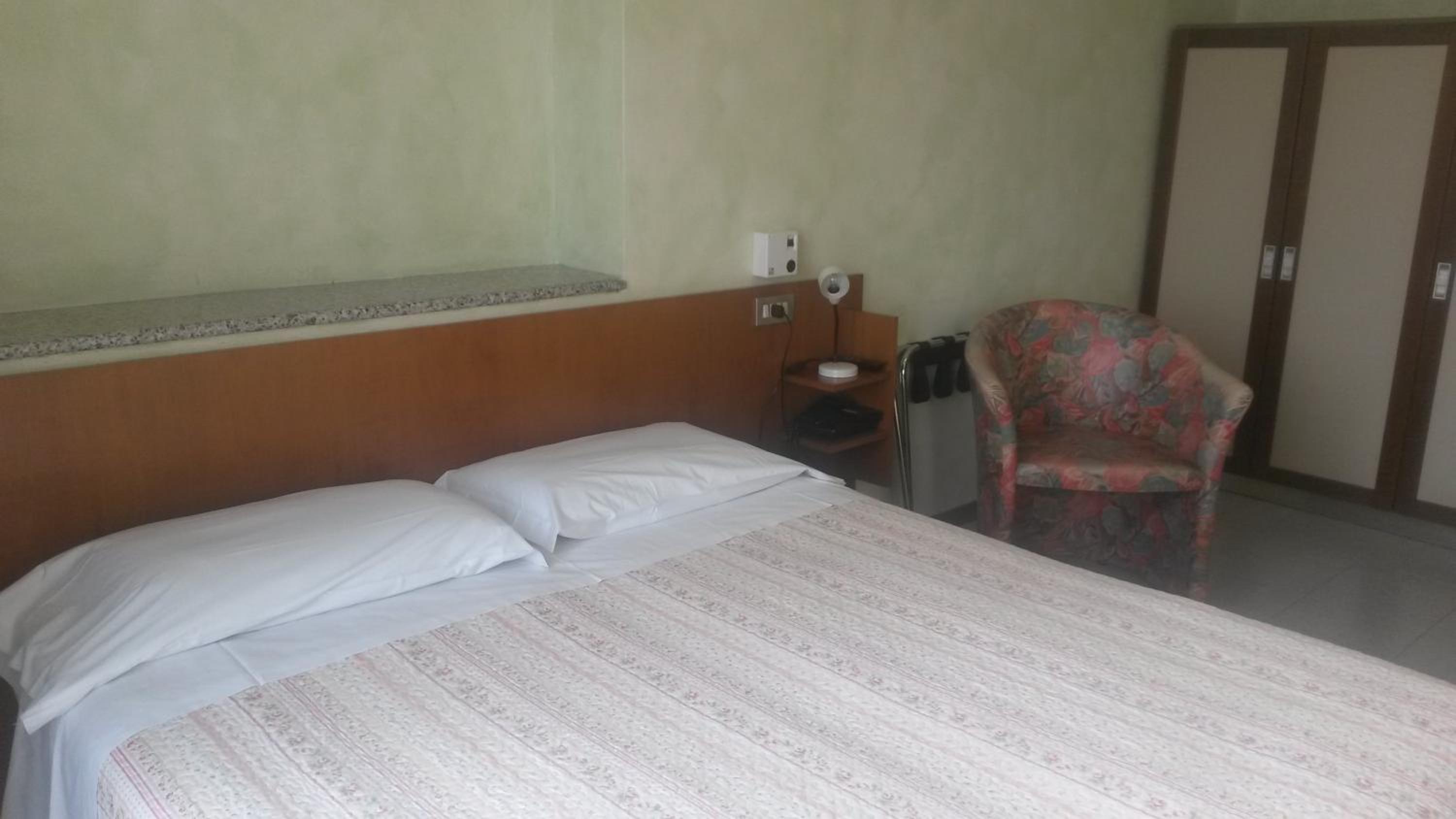 Double or Twin Room with Lake View