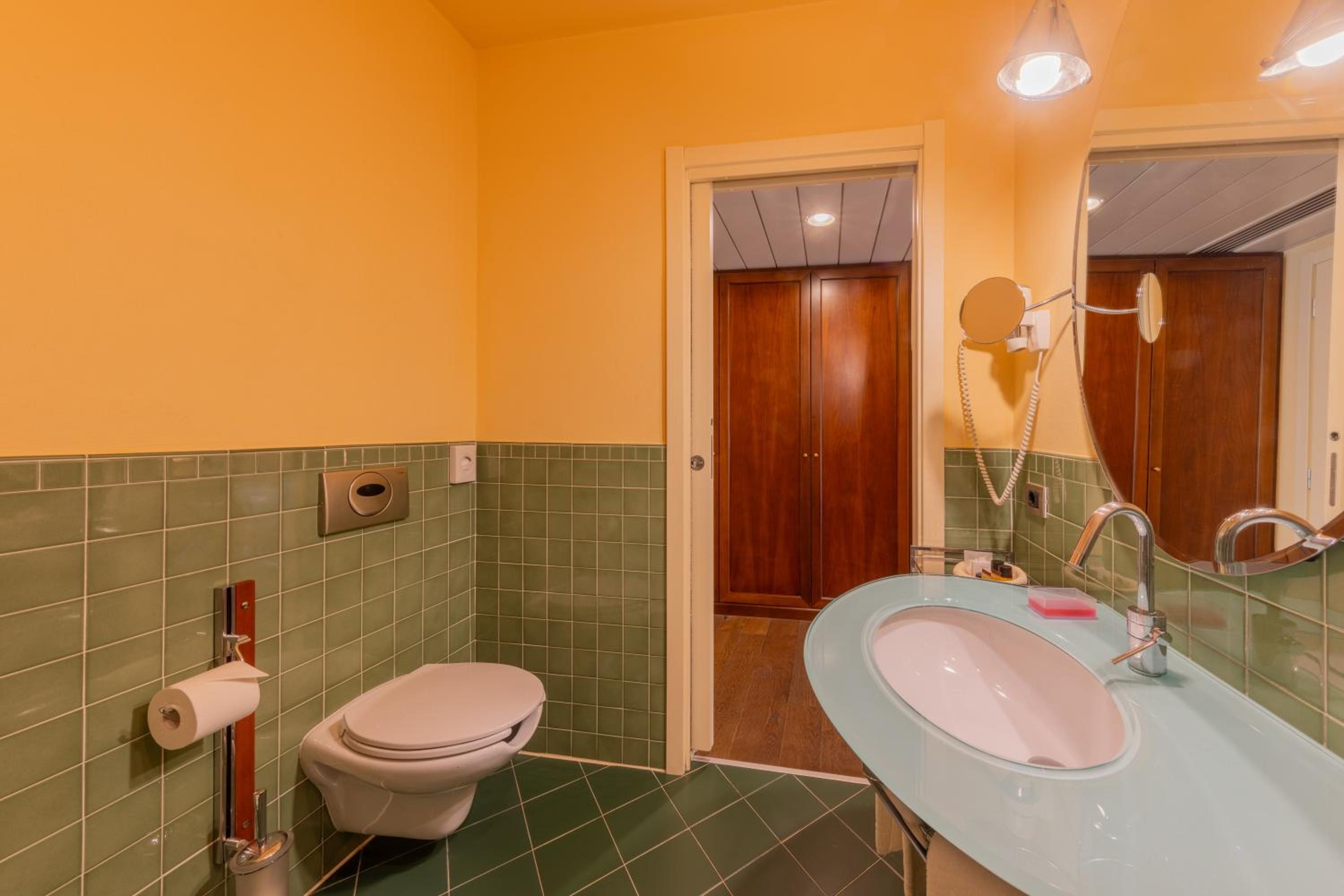 Double or Twin Room with Street View