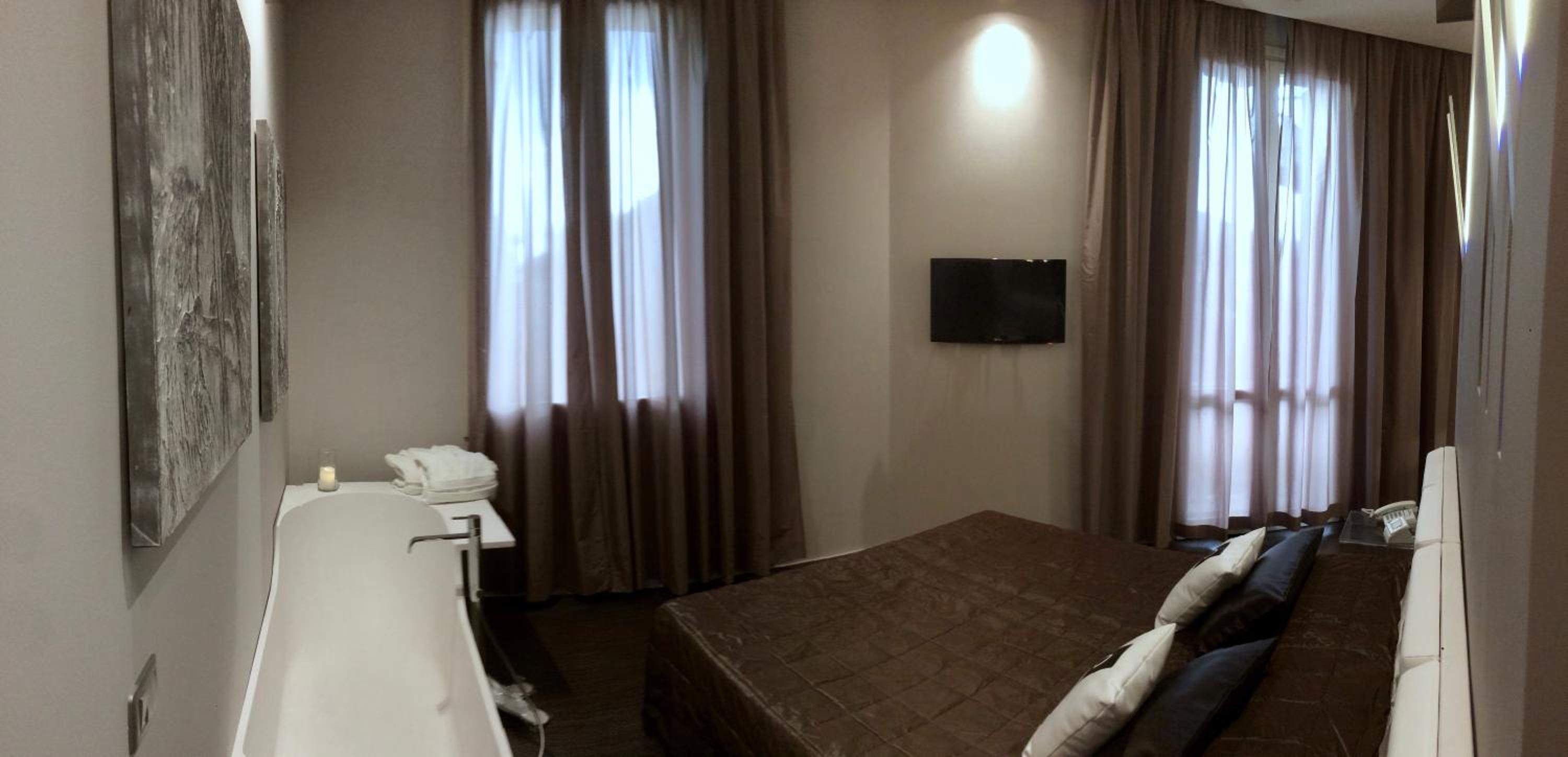 King Suite with Balcony