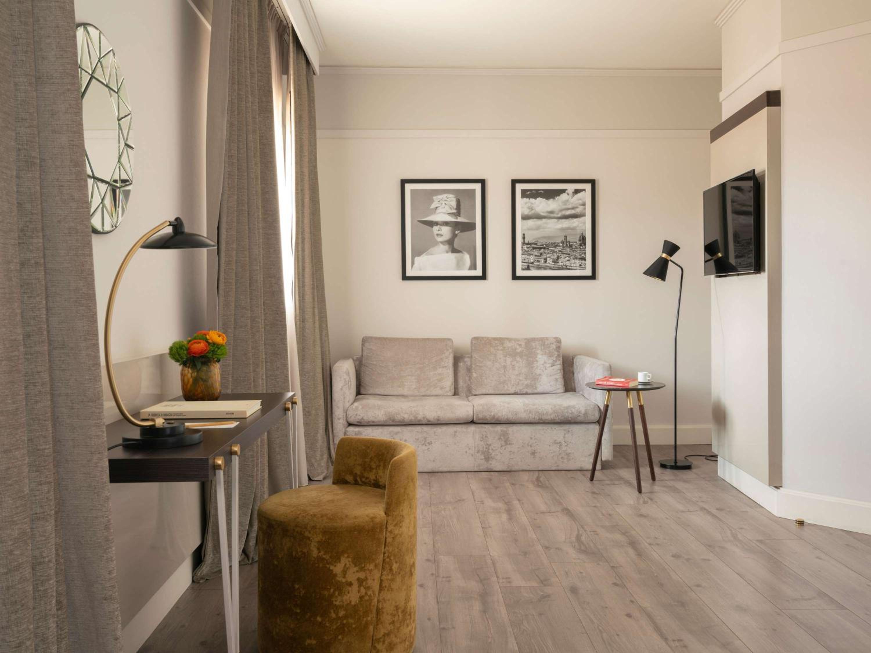 Junior King Suite with Sofa Bed