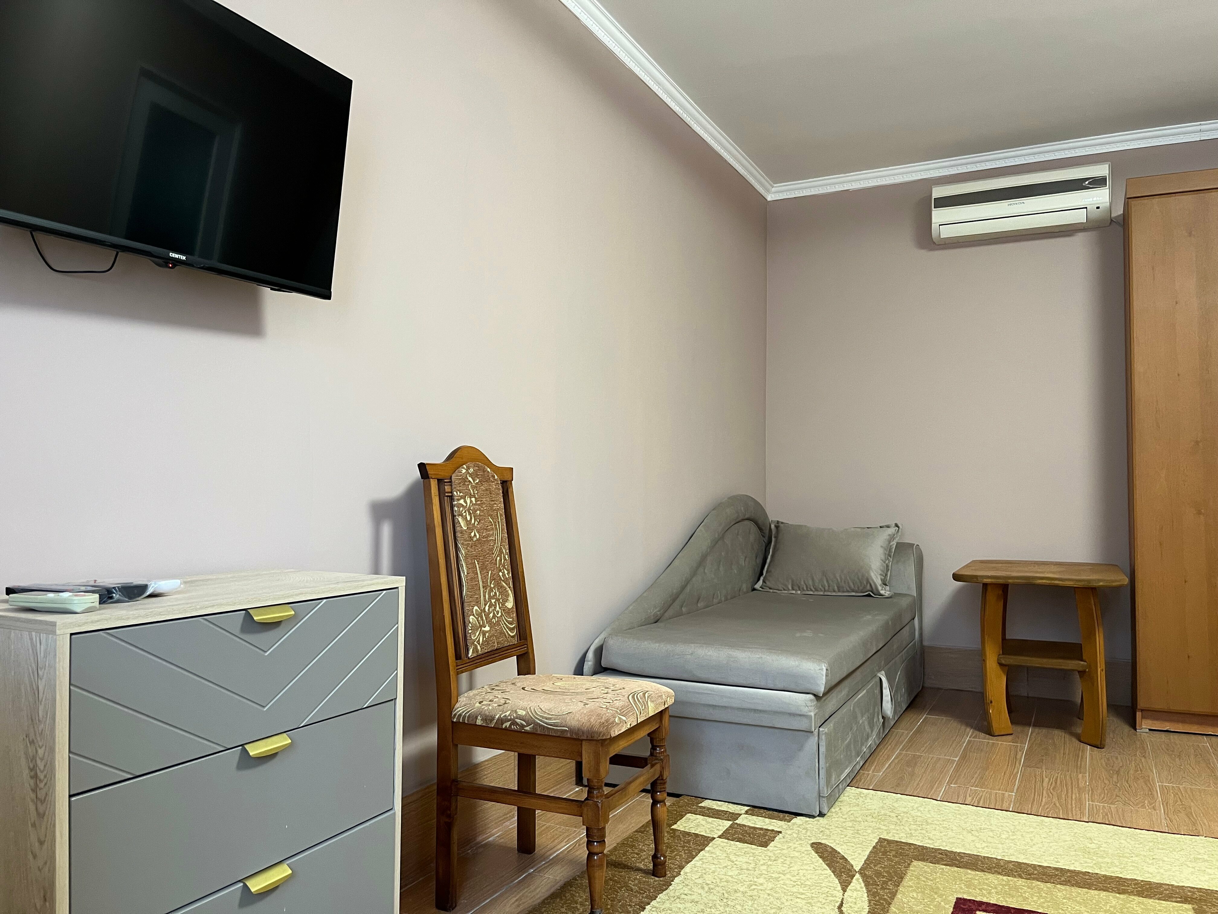 Четырехместный номер с ванной комнатой