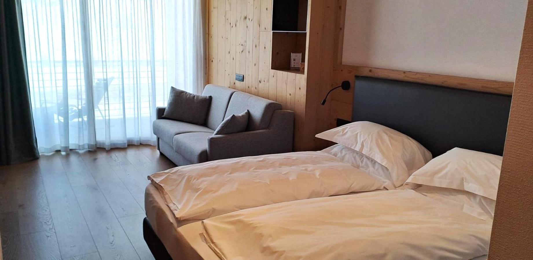 Superior Double or Twin Room with Mountain View