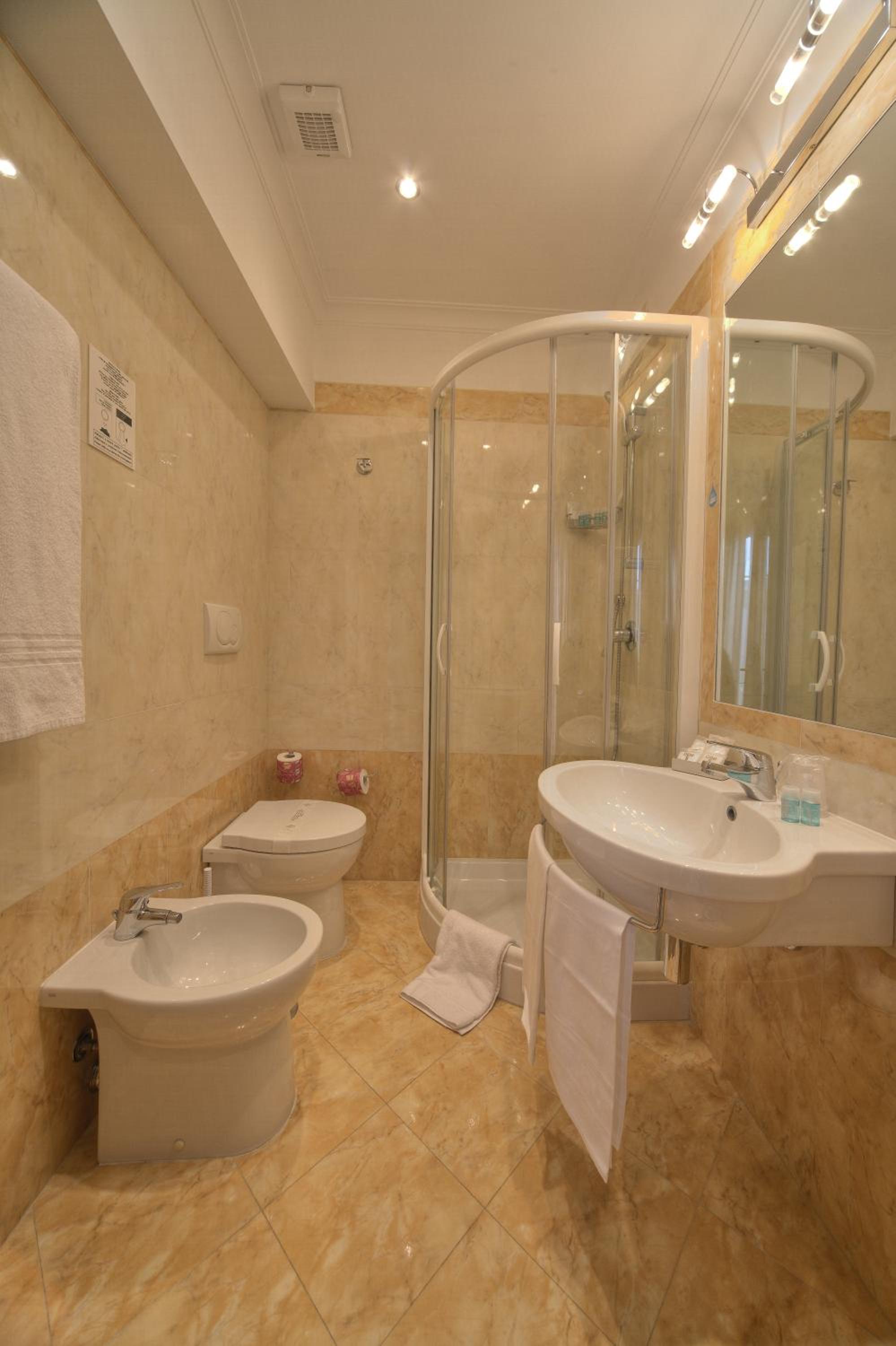 Triple Room with Shower