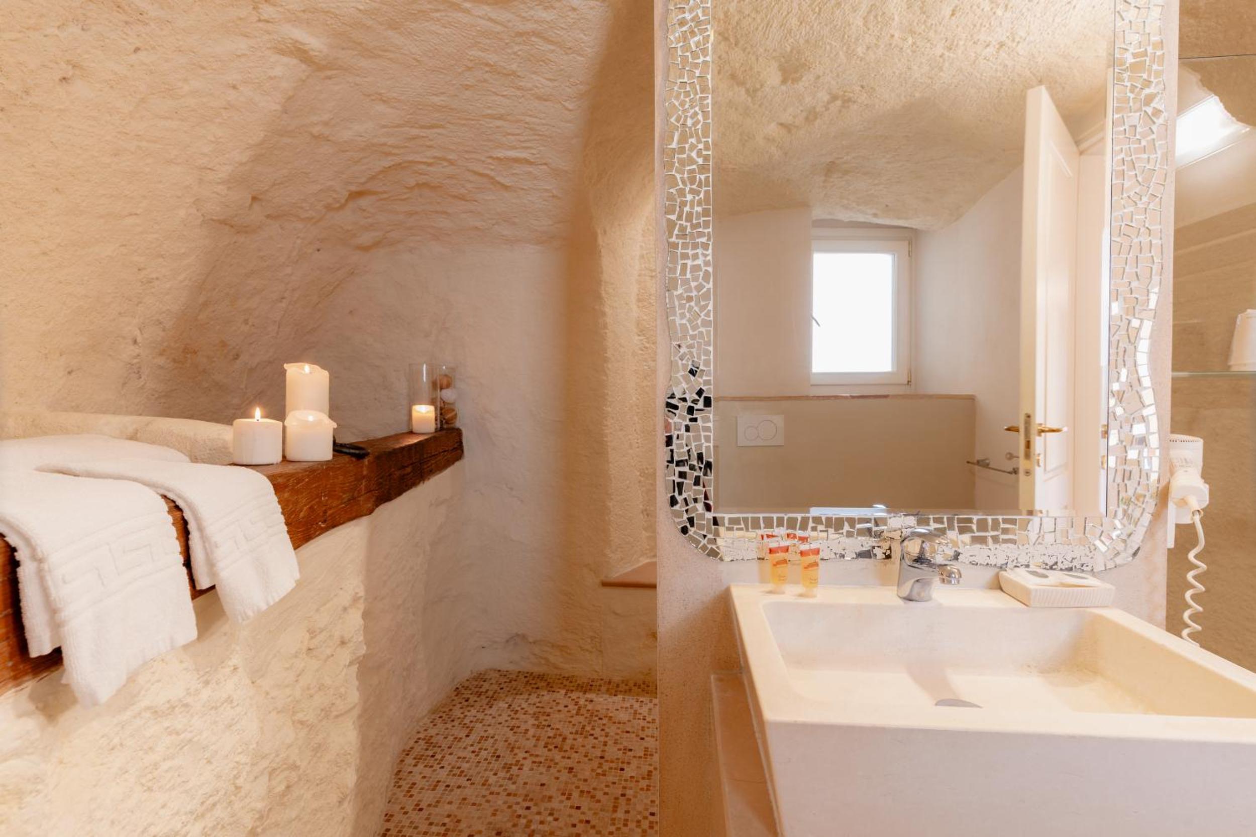 Superior Double Room - Cave