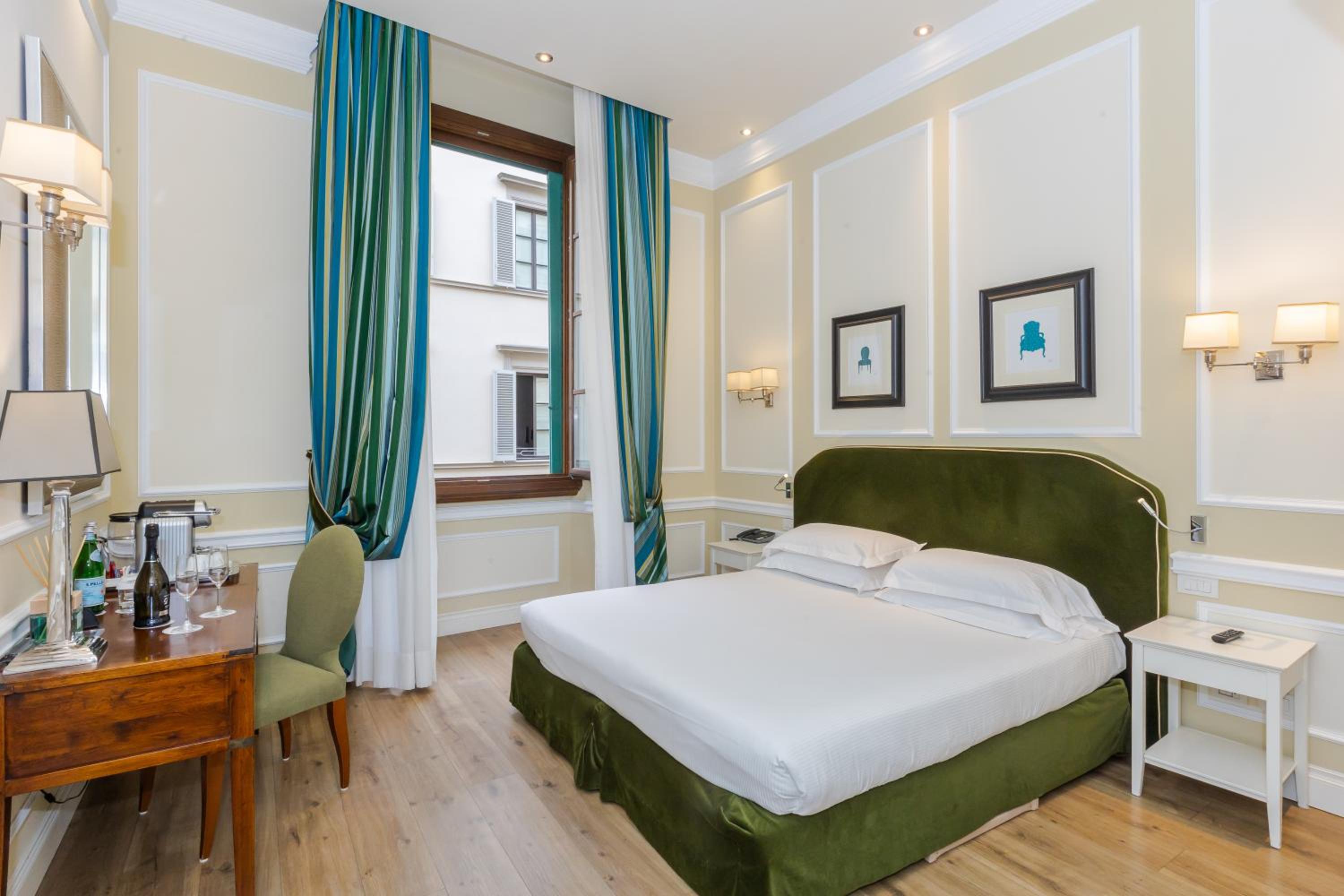 Deluxe Double or Twin Room with City View