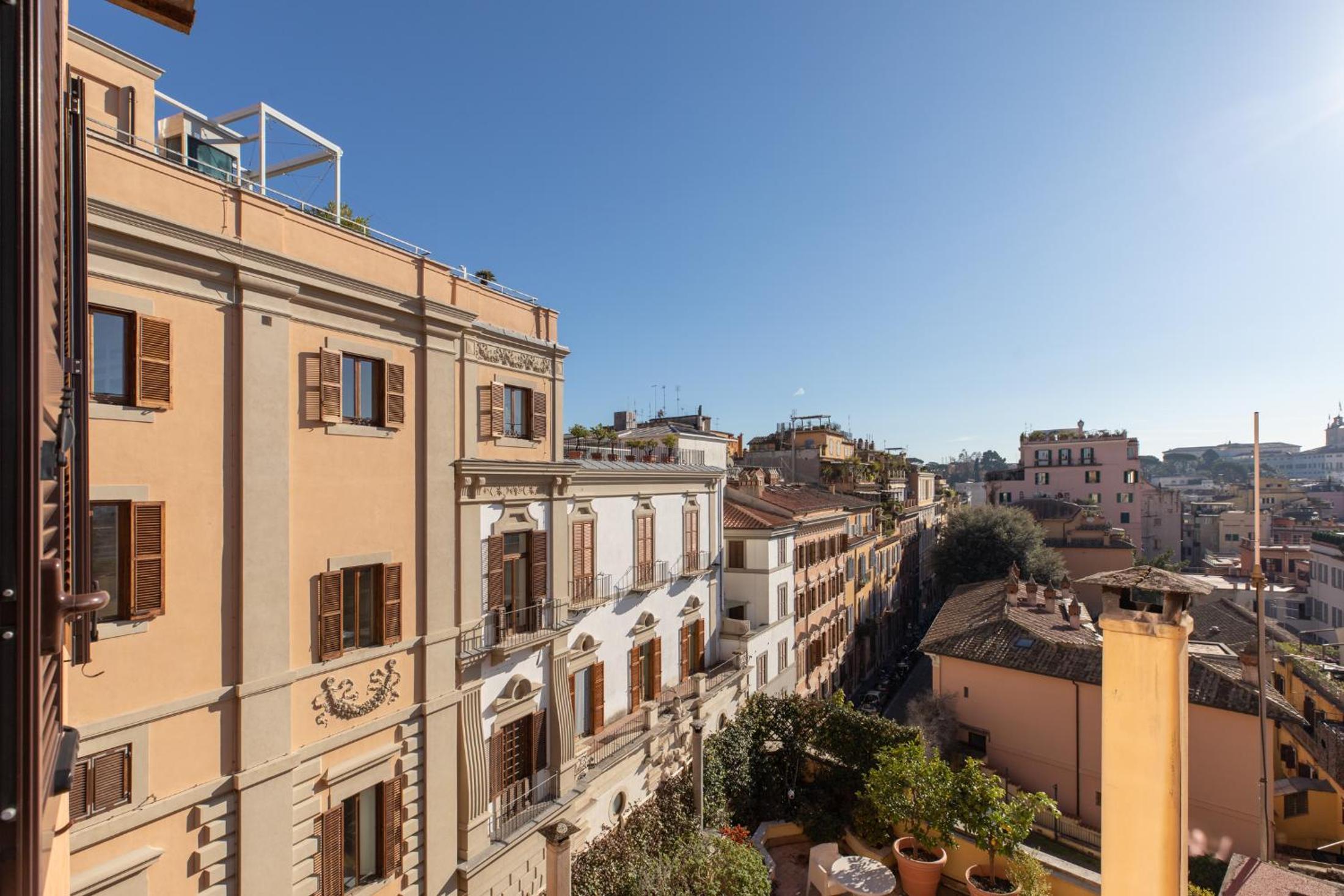 Superior Apartment with City View