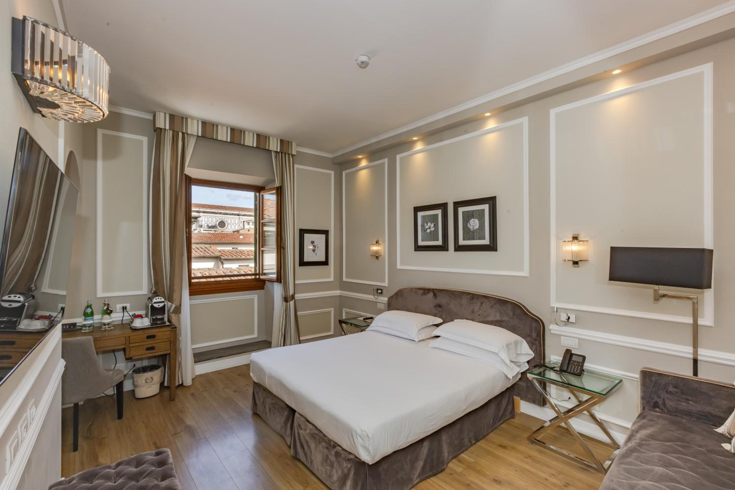 Prestige Double or Twin Room with Cathedral View