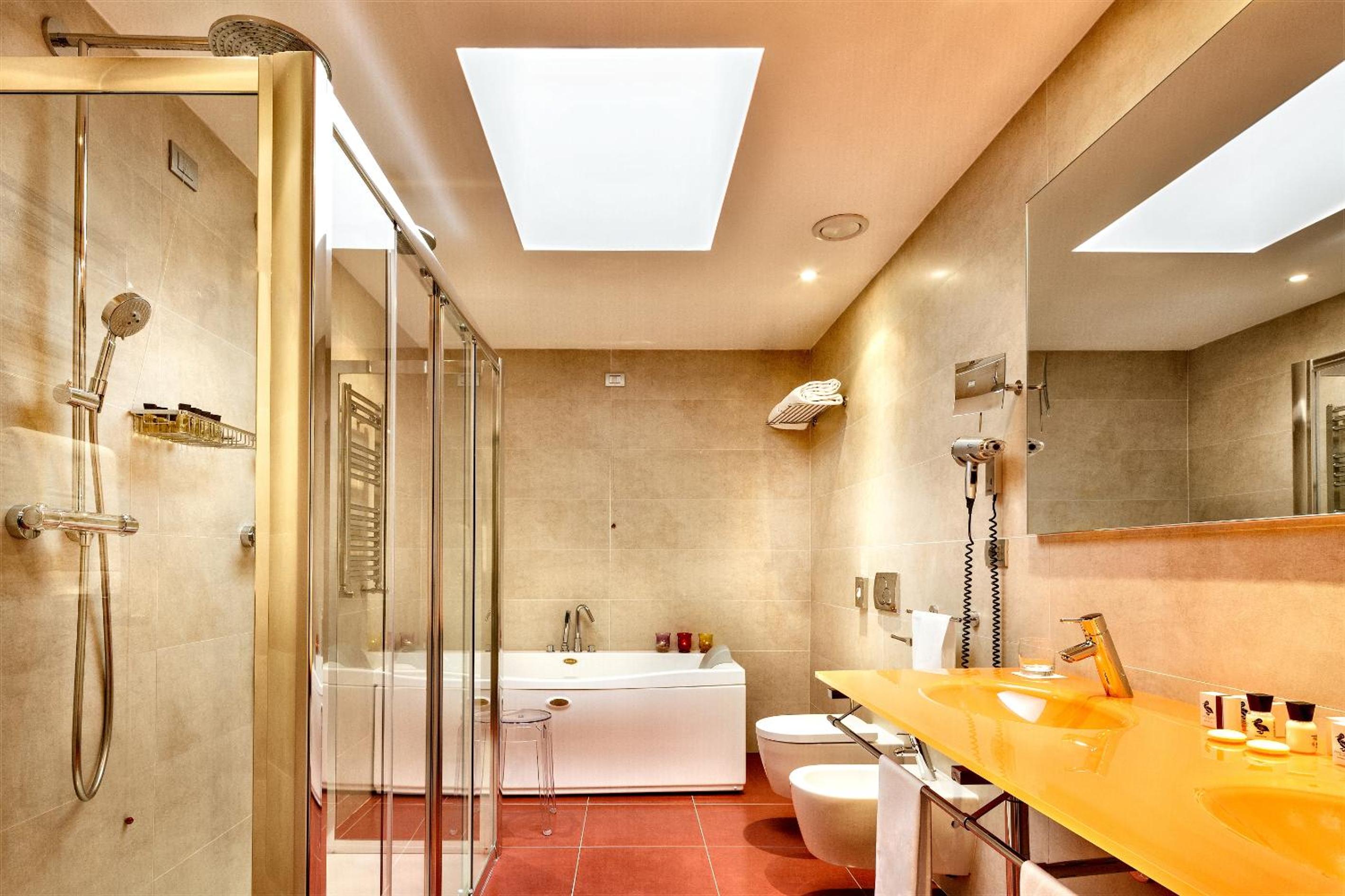 Suite with Jacuzzi