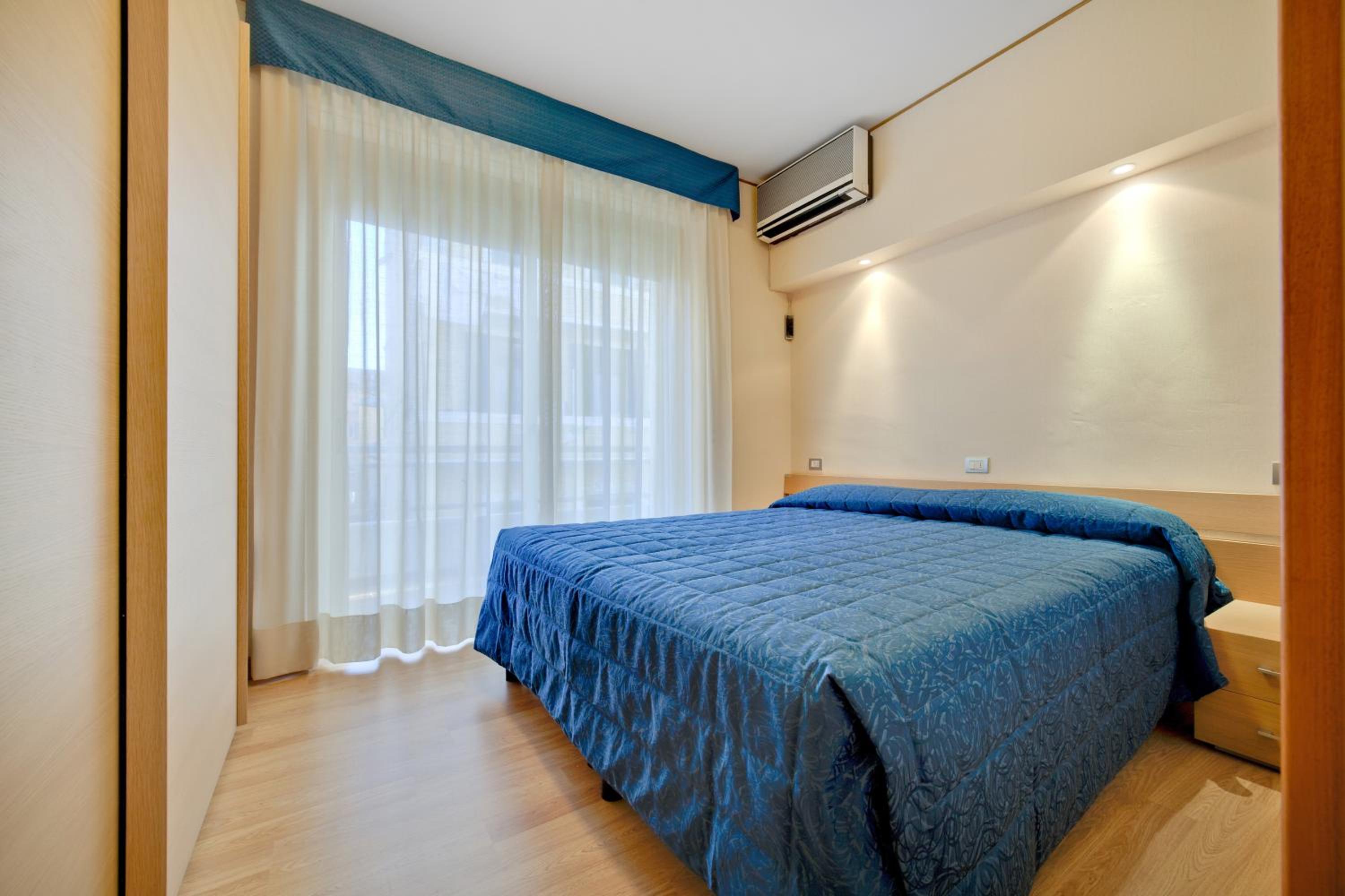 Large One-Bedroom Apartment