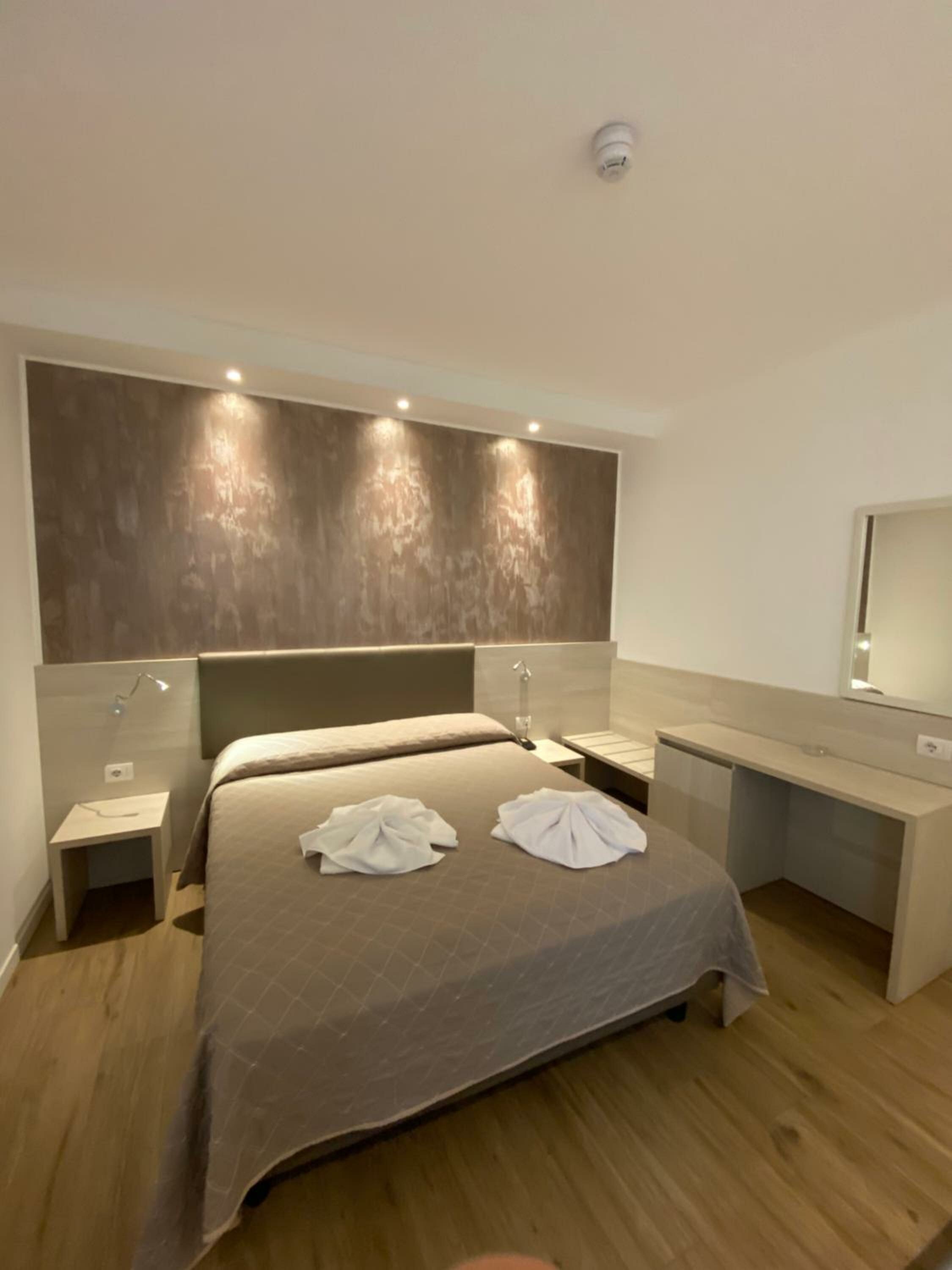 Superior Double or Twin Room with Terrace