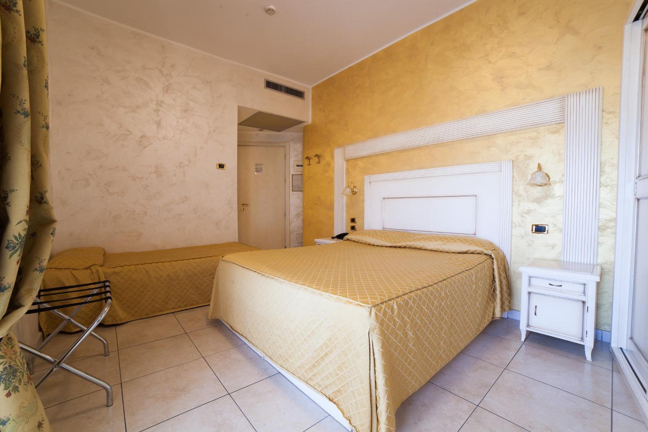 Triple Room with Sea View