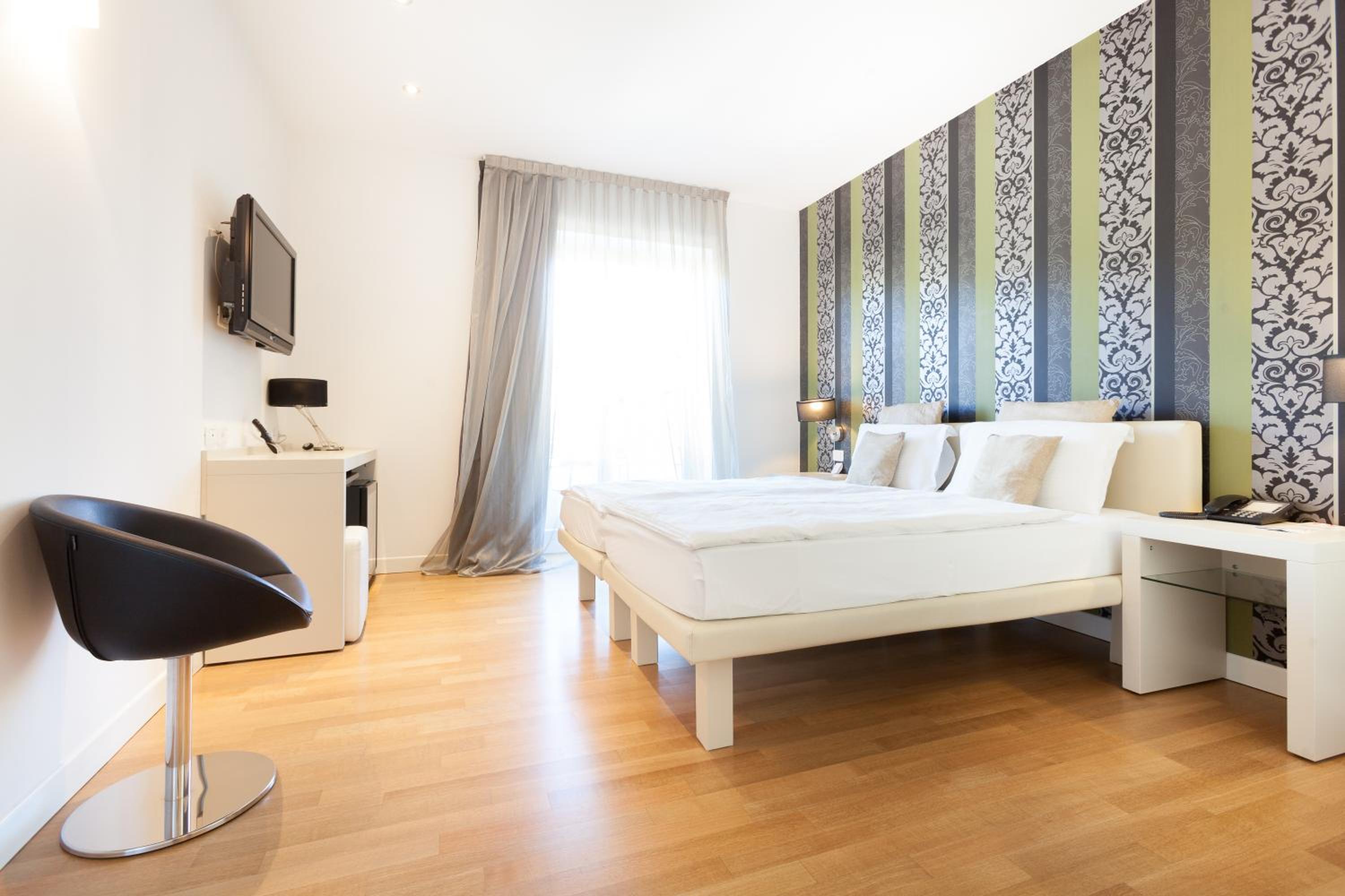 Design Double or Twin Room