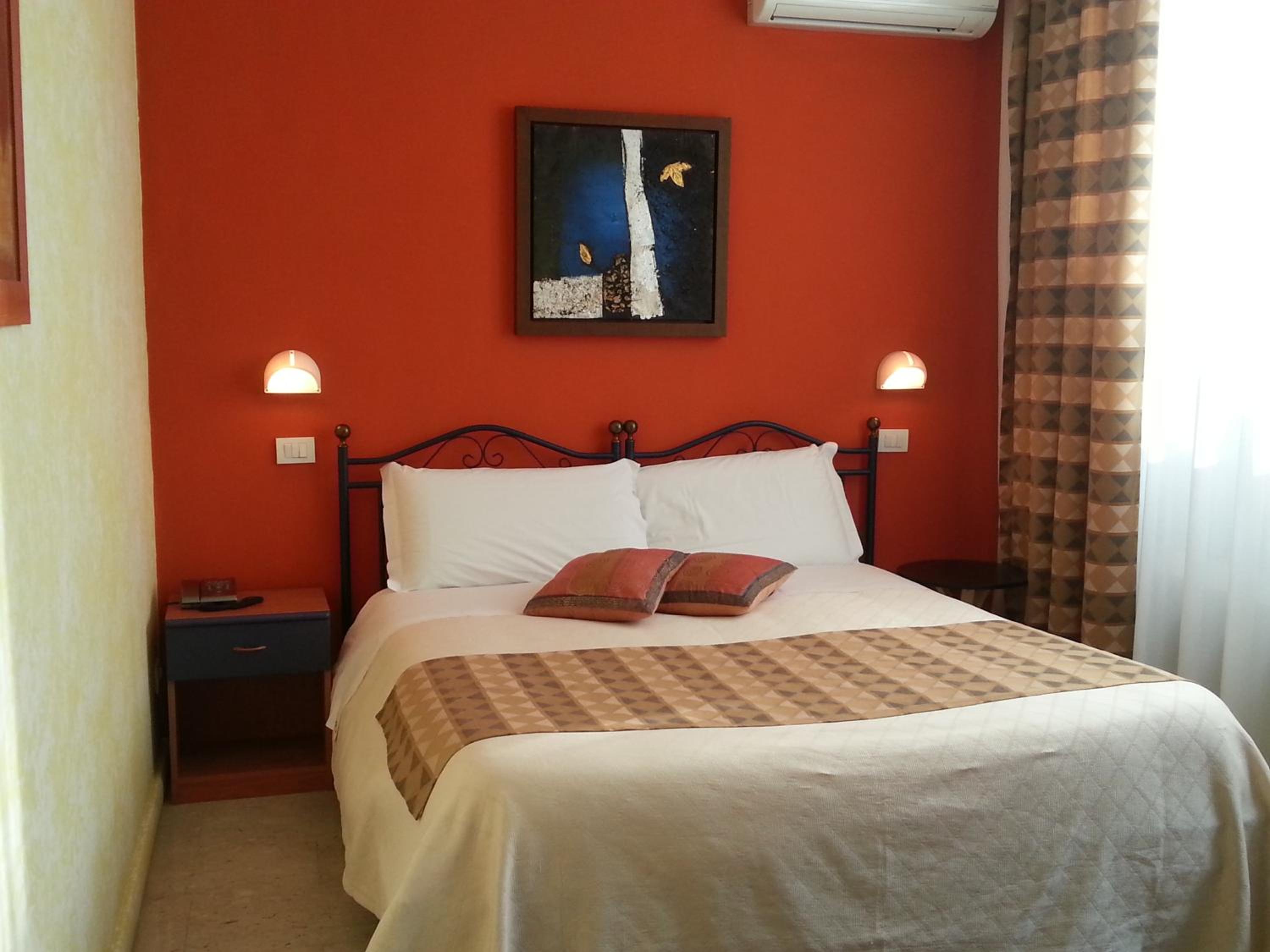 Double Room (1 Adult)