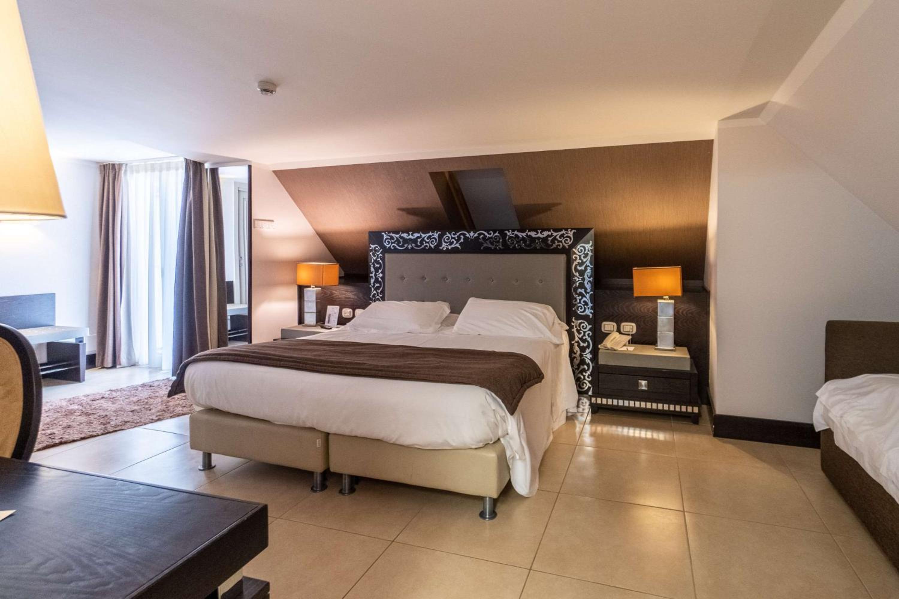 Family King Room with Sofa Bed