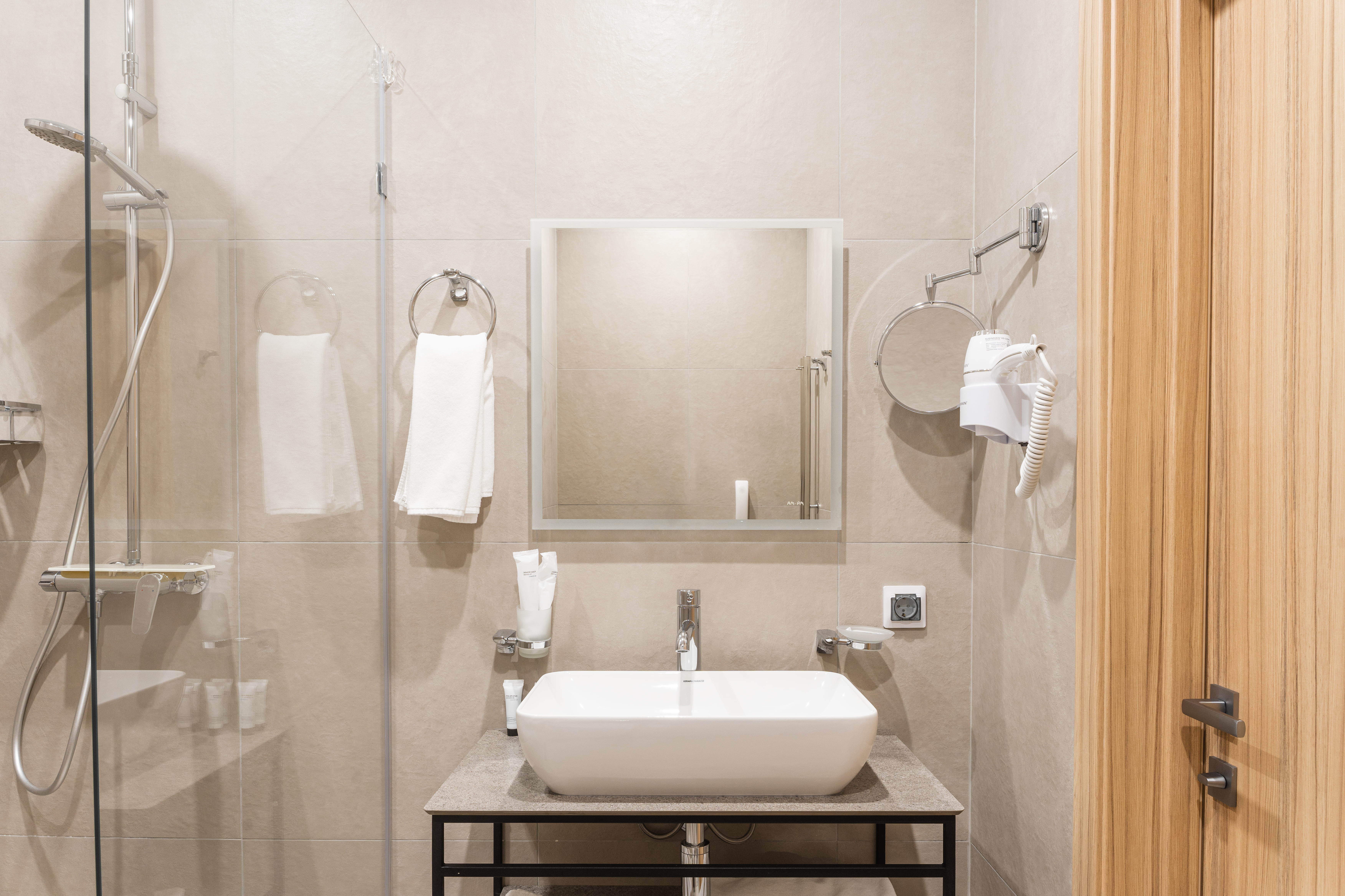 Стандартный двухместный номер с одной или двумя раздельными кроватями с видом во внутренний двор