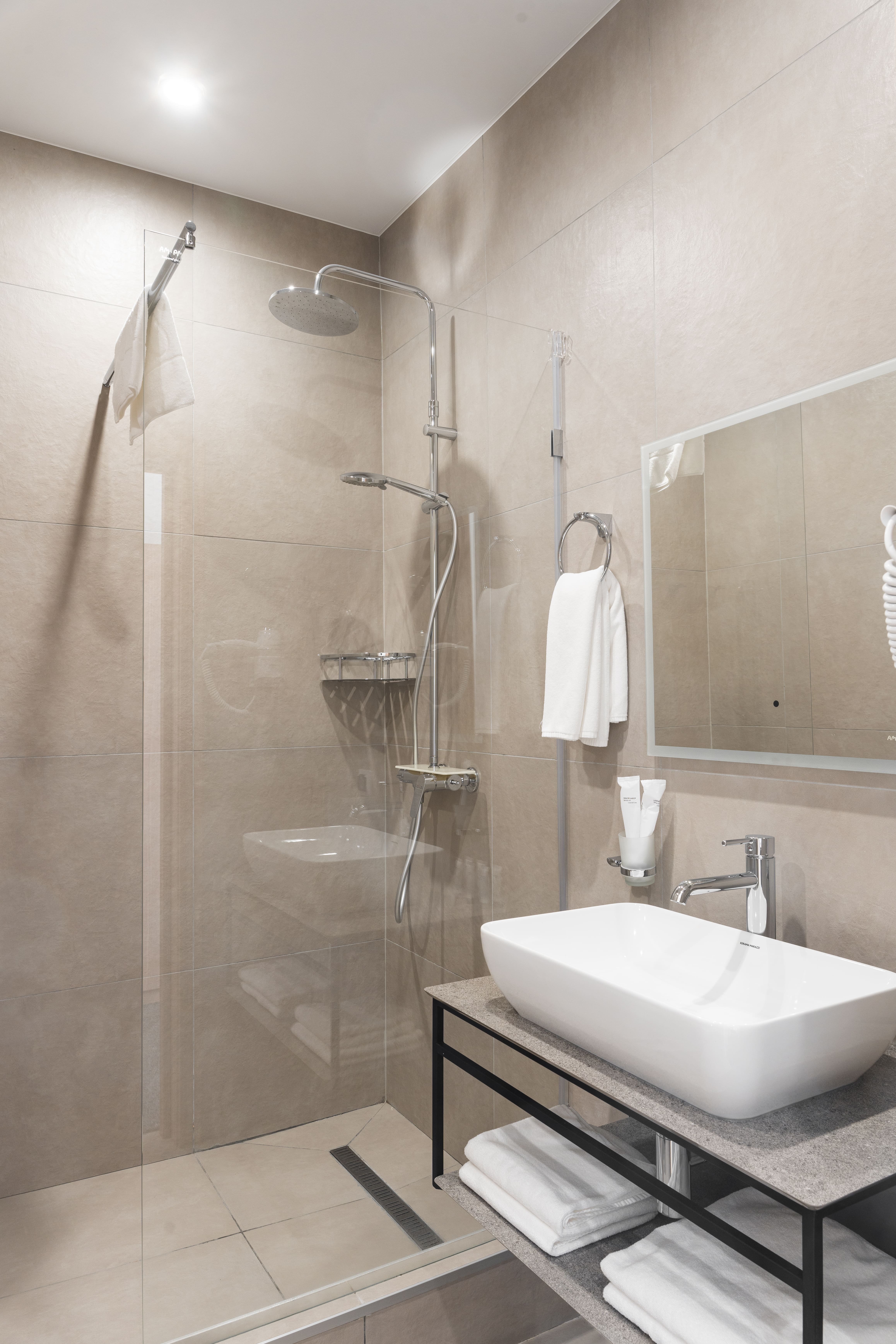 Улучшенный двухместный номер Делюкс с 1 кроватью или 2 отдельными кроватями