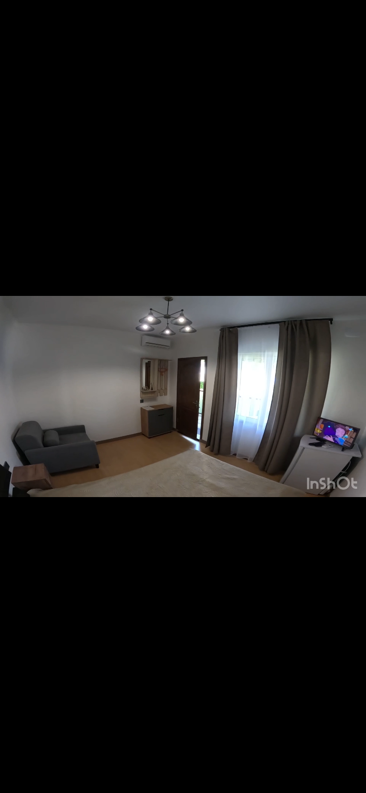 Семейный номер с видом на горы