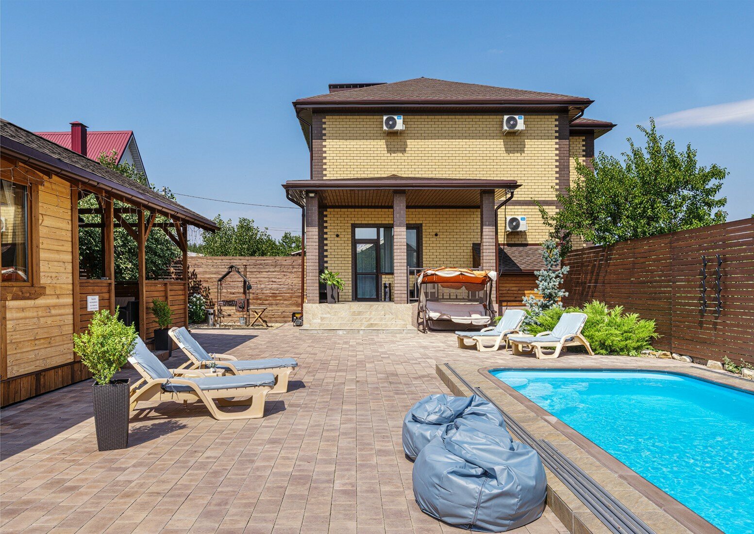 Дом с 4 спальнями