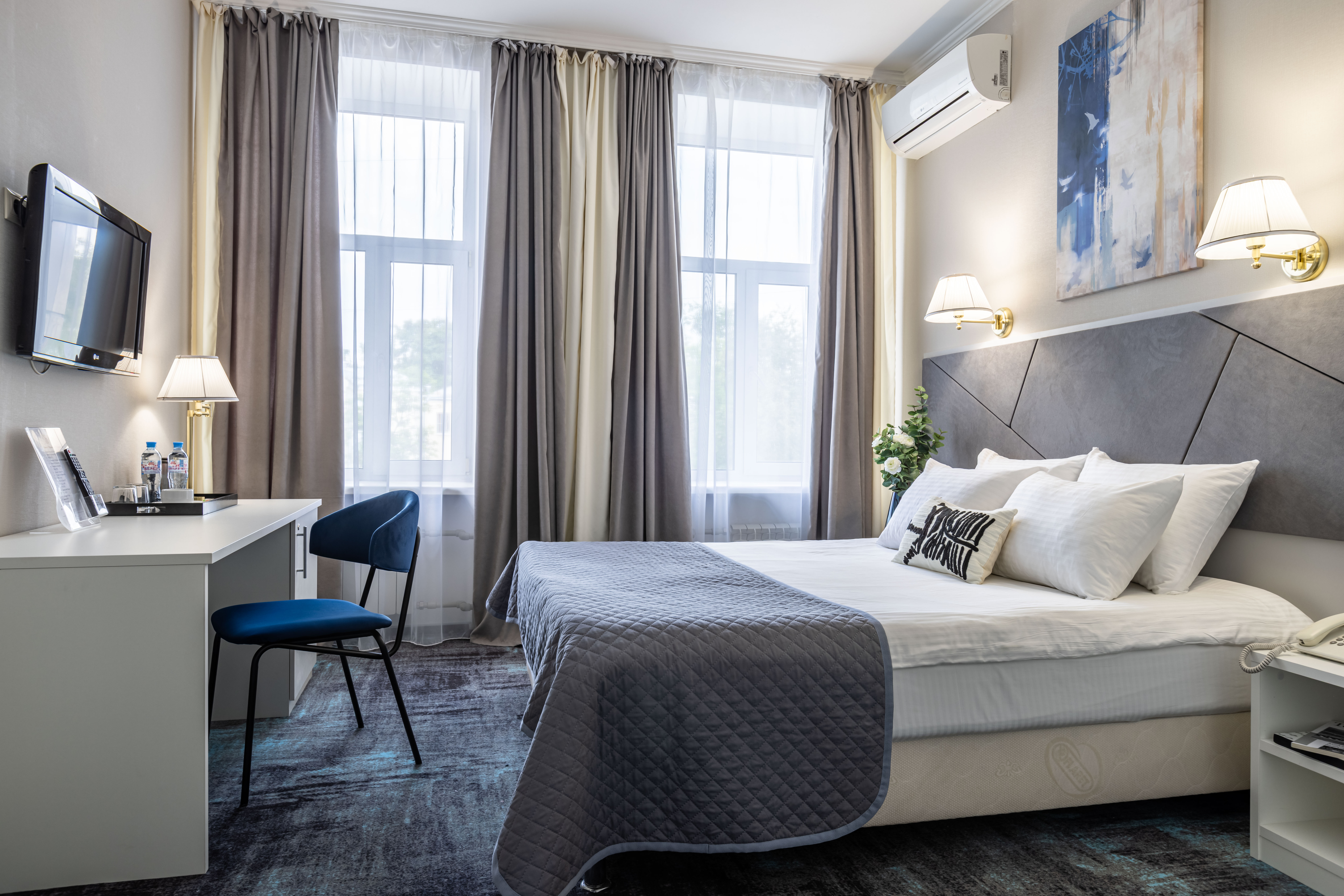 Комфорт улучшенный с 2 односпальными или 1 двуспальной кроватью