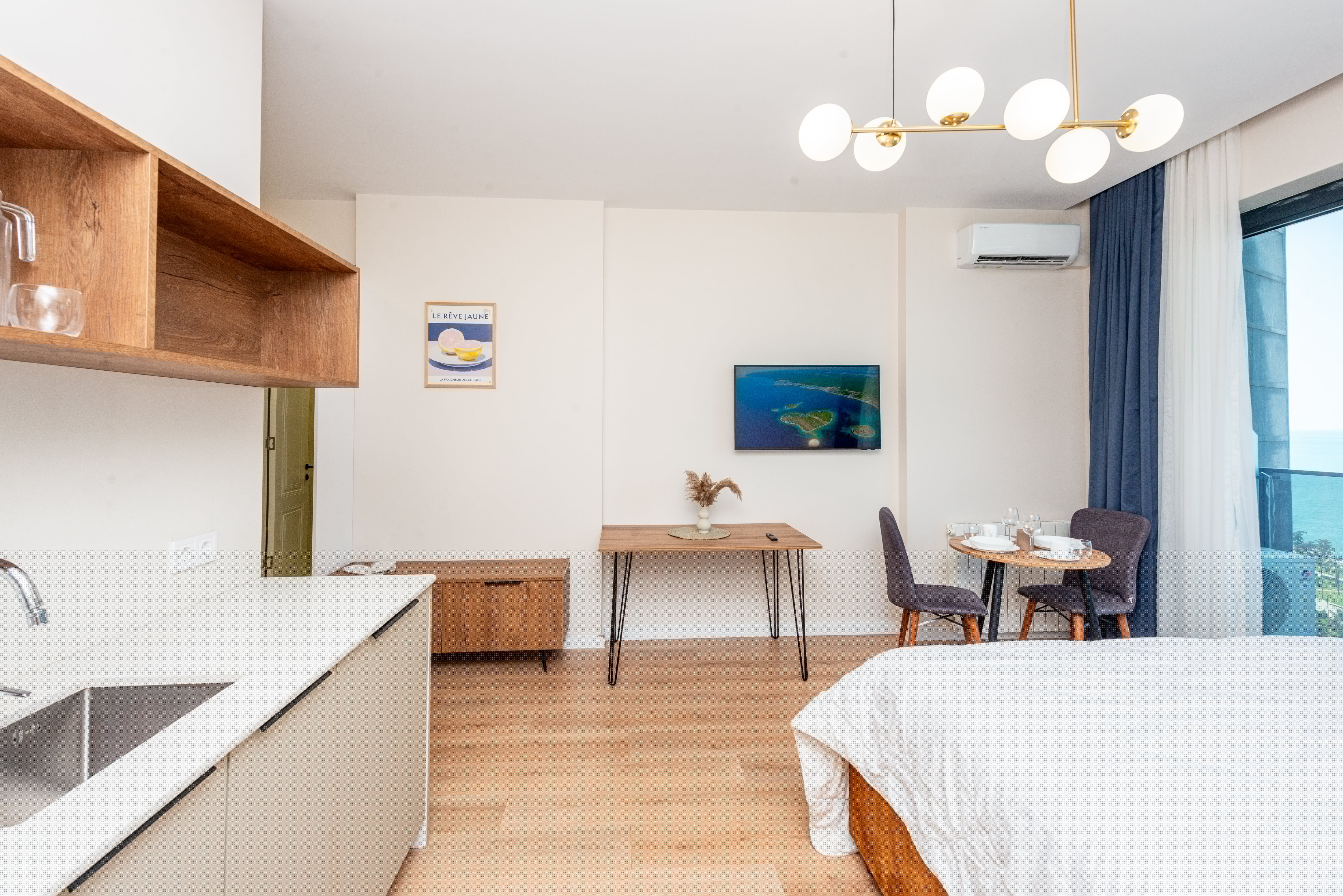 Номер-студия Делюкс с кроватью размера «king-size»