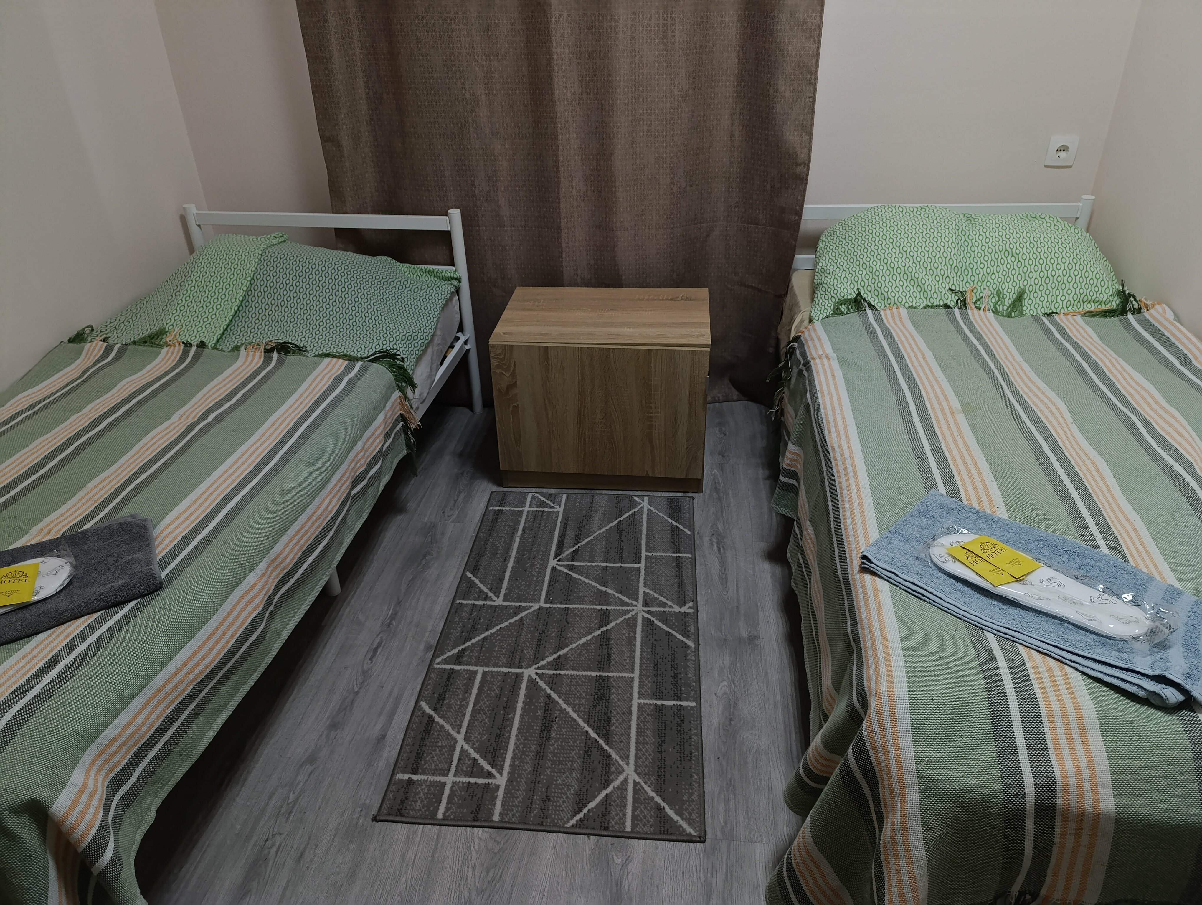 Двухместный номер эконом-класса с 2 отдельными кроватями