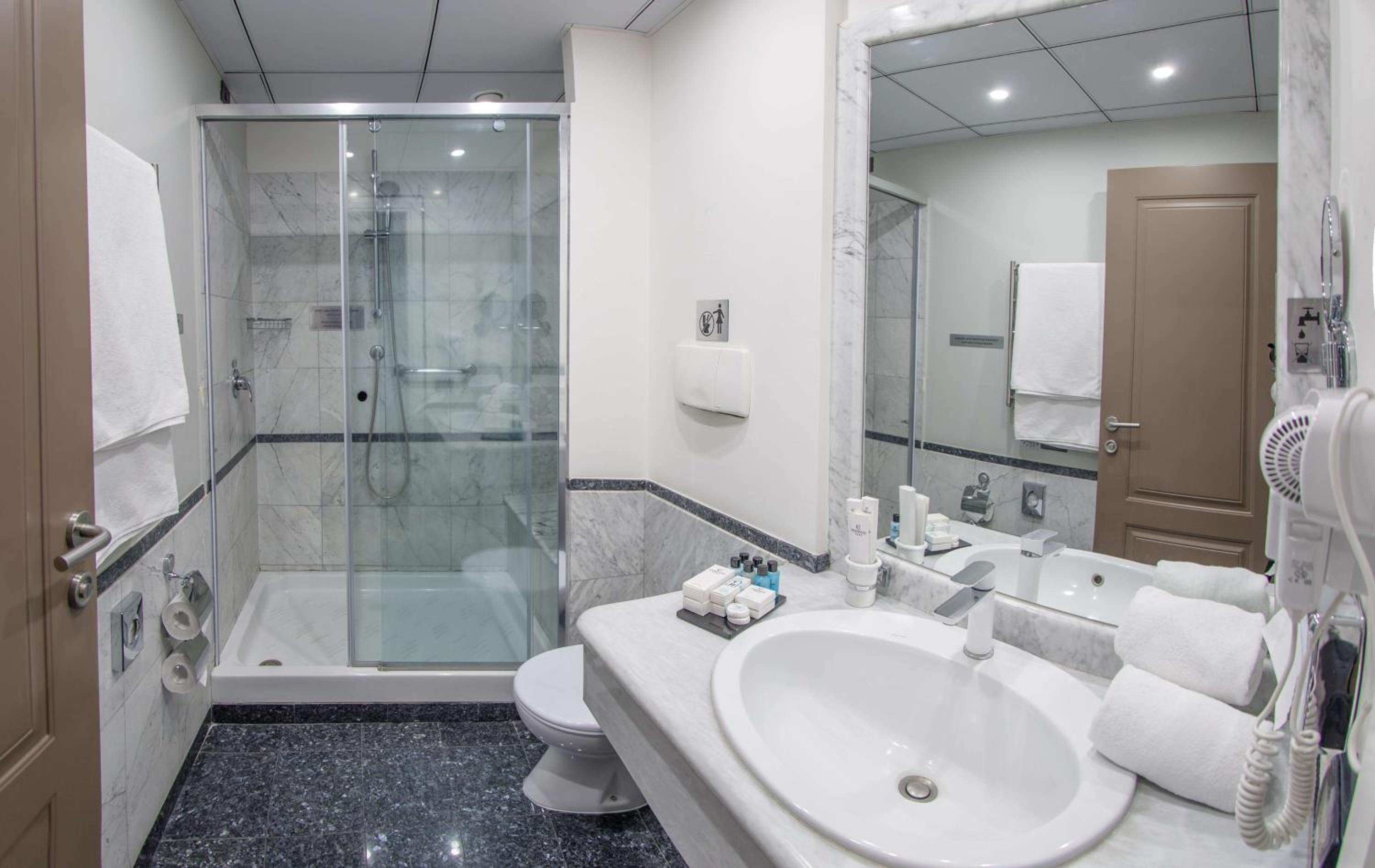 Comfort King Room with Balcony - Non-Smoking