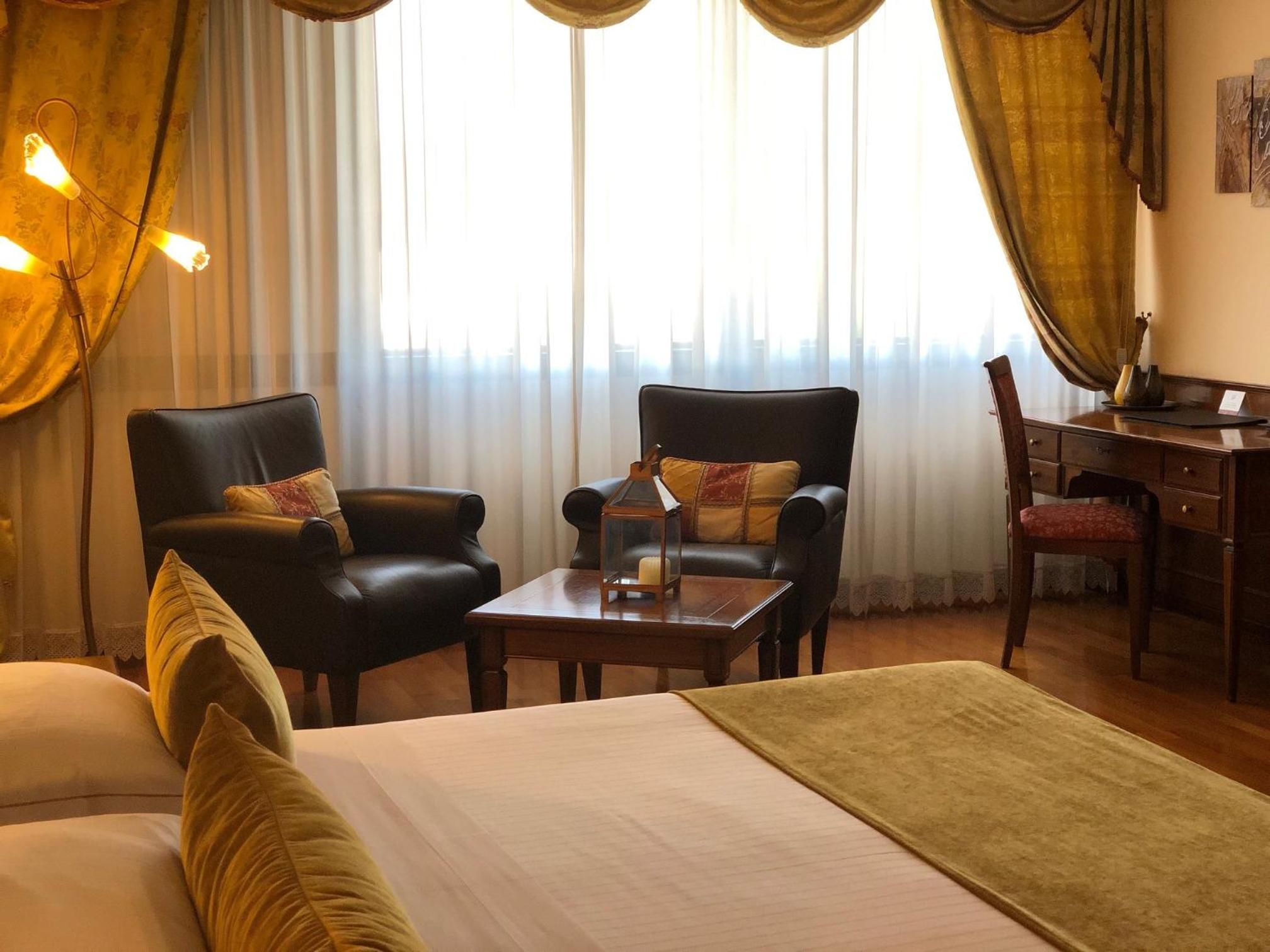 Junior Suite with Spa Bath