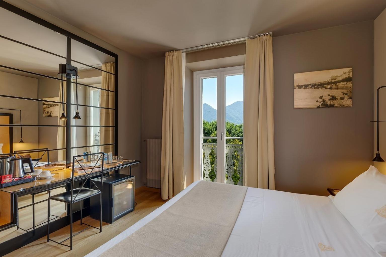 Double Room with Lake View