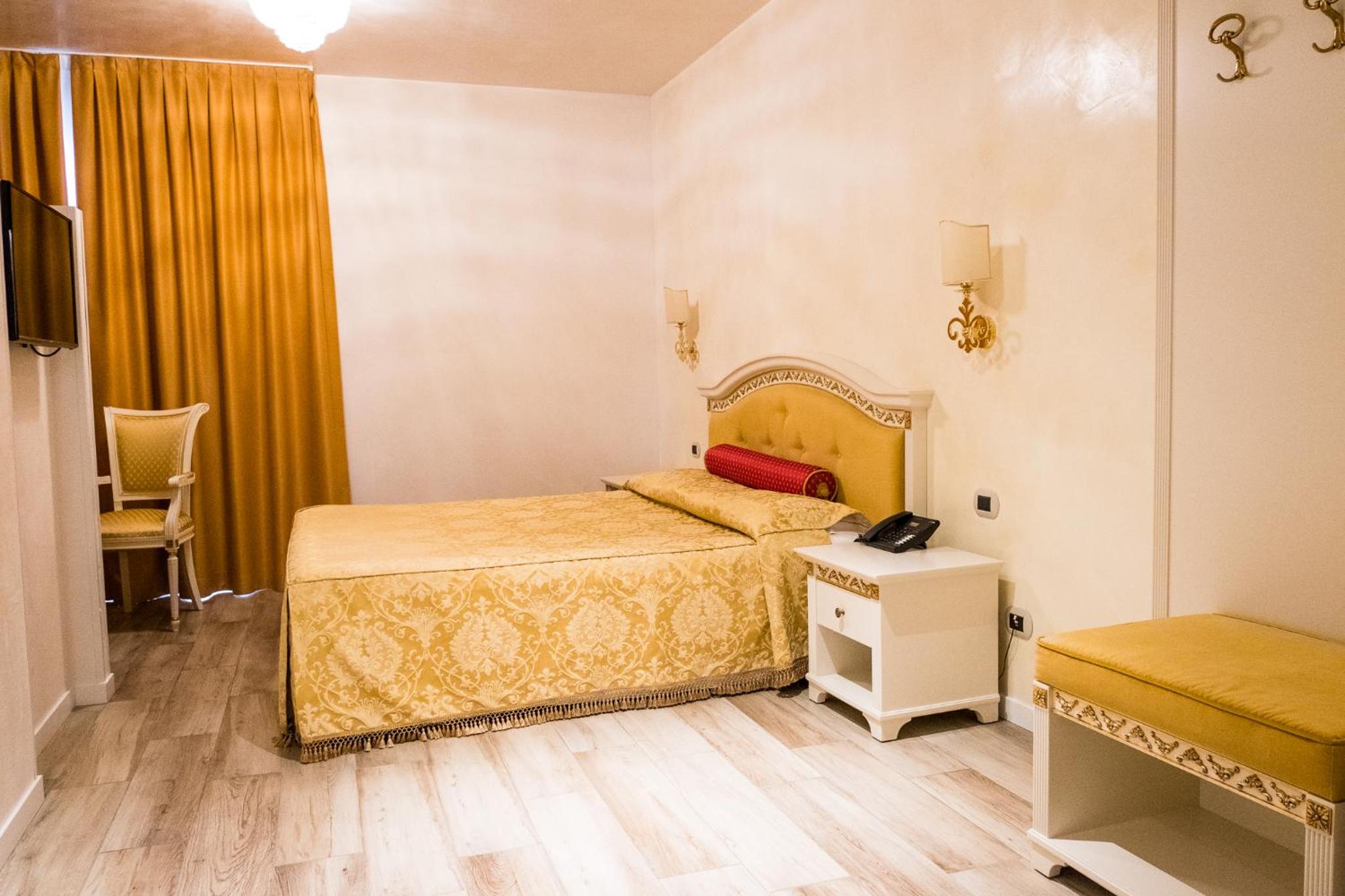 King Room with Spa Bath