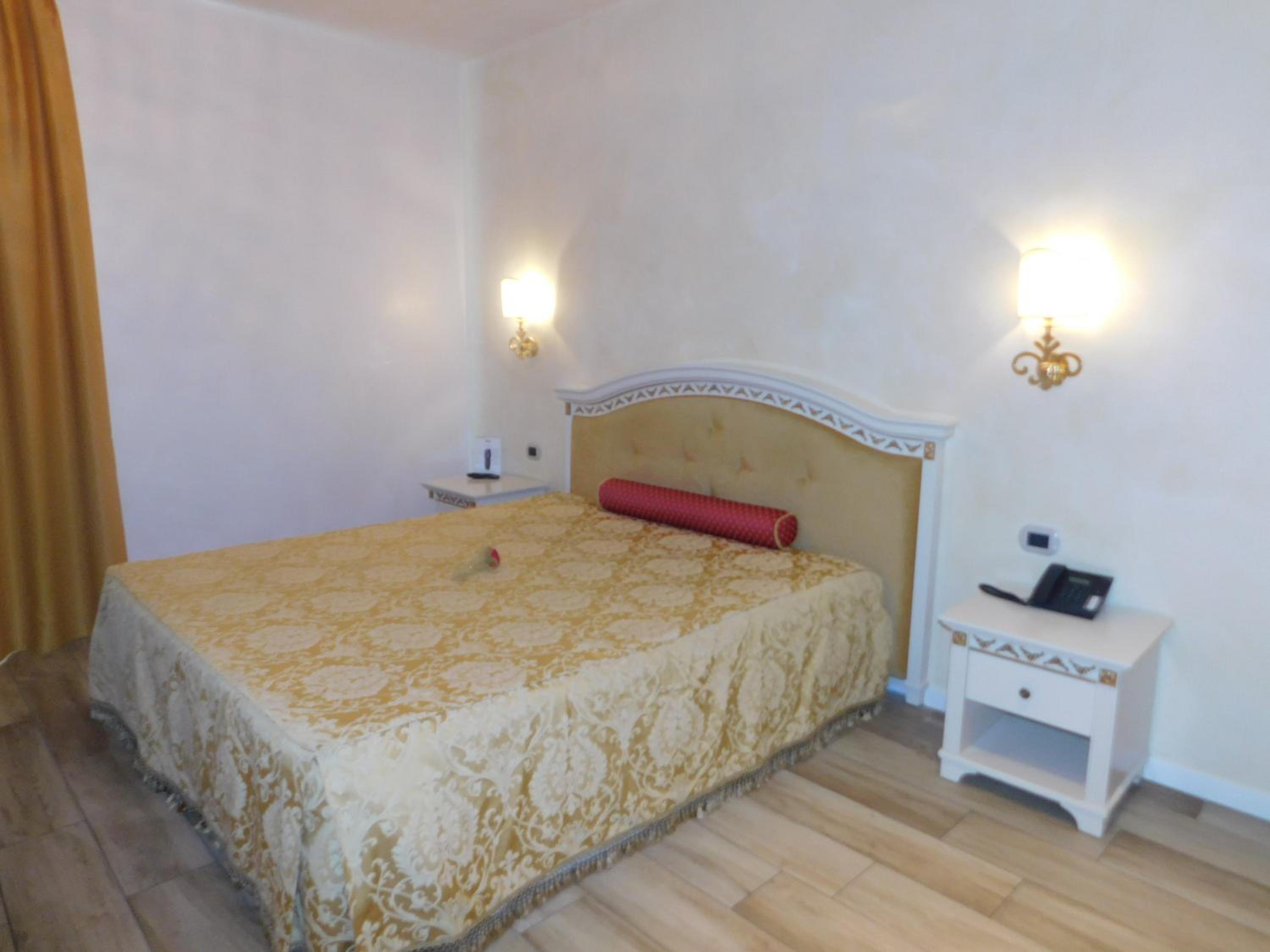 King Room with Spa Bath