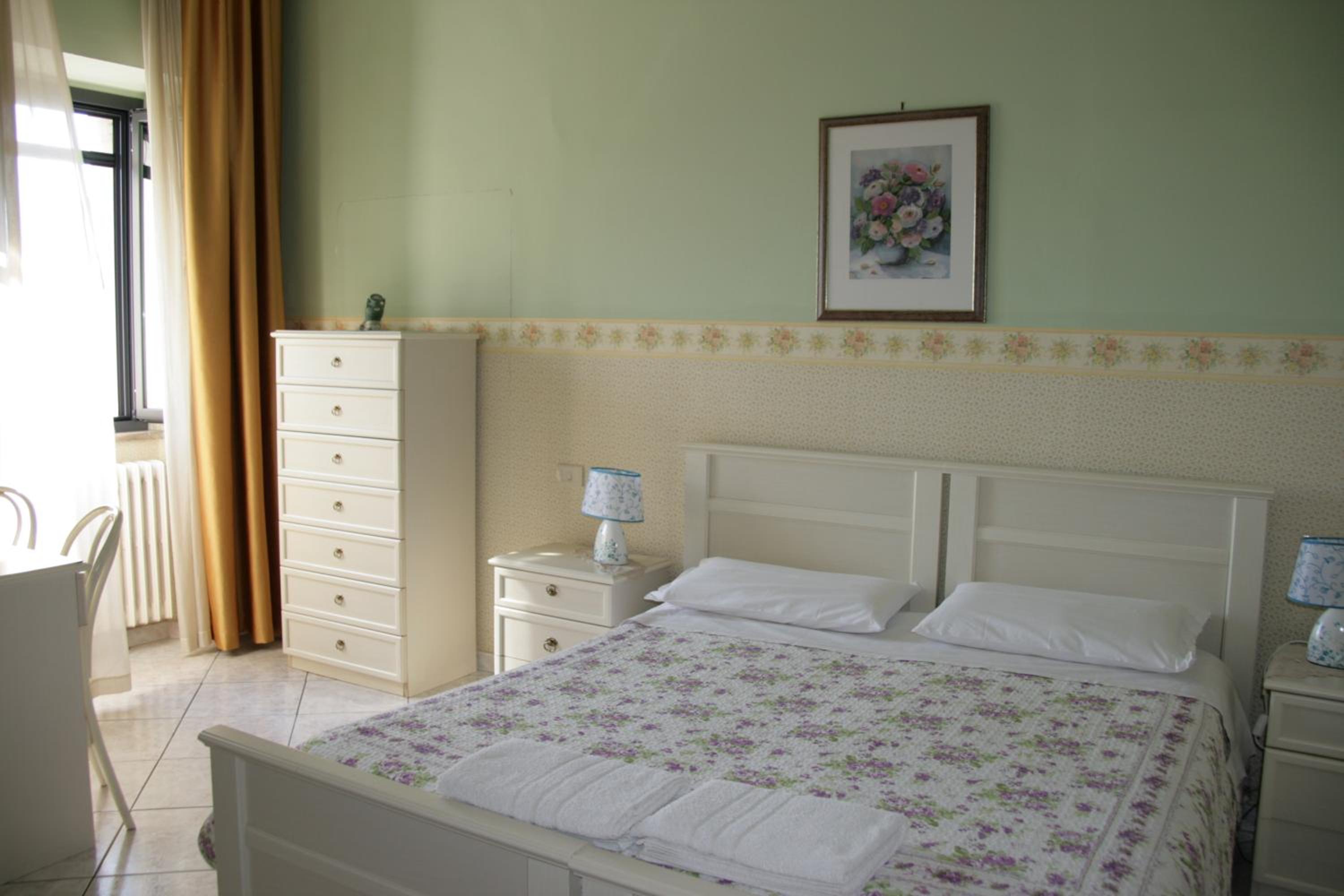 Comfort Quadruple Room - City View