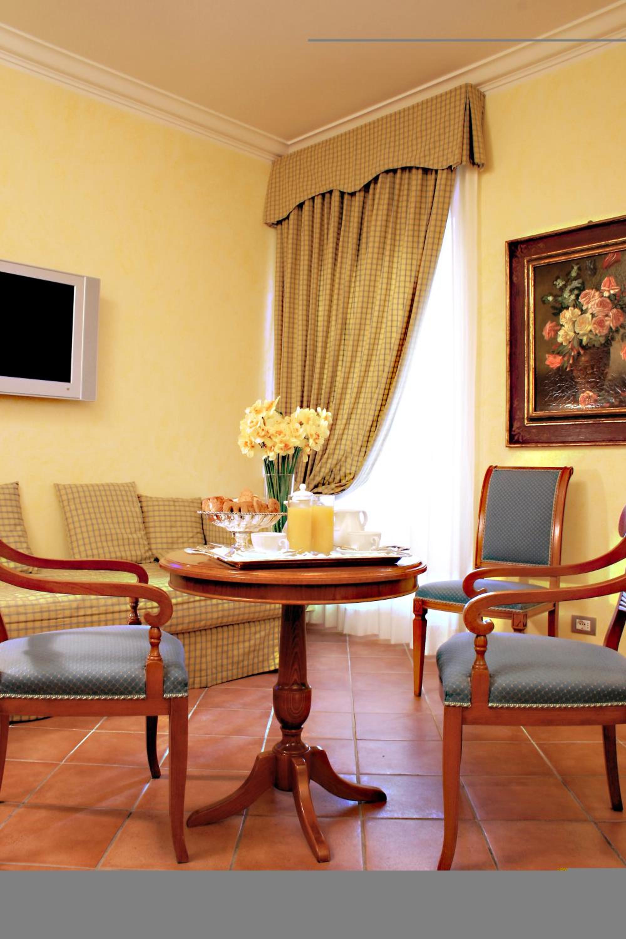 Superior Double or Twin Room - Via dei Greci 23