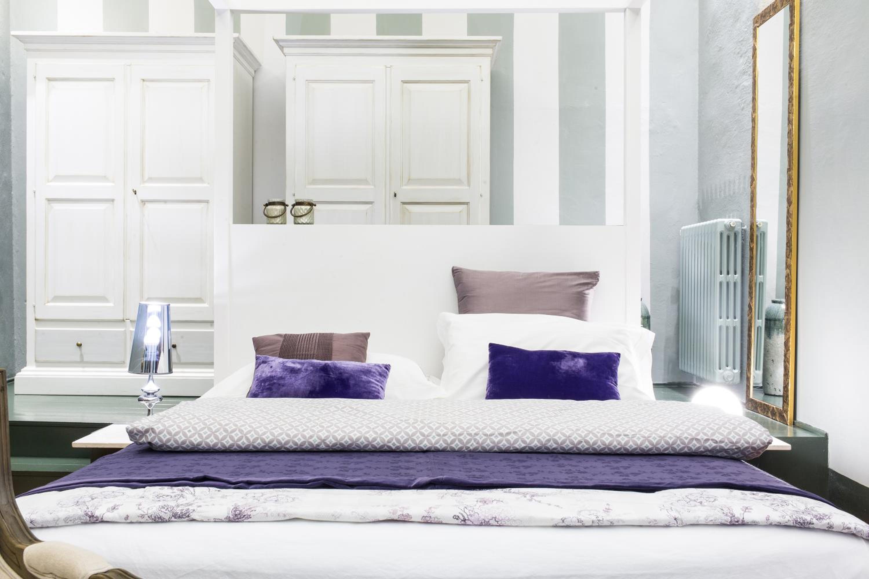 Superior One-Bedroom Apartment