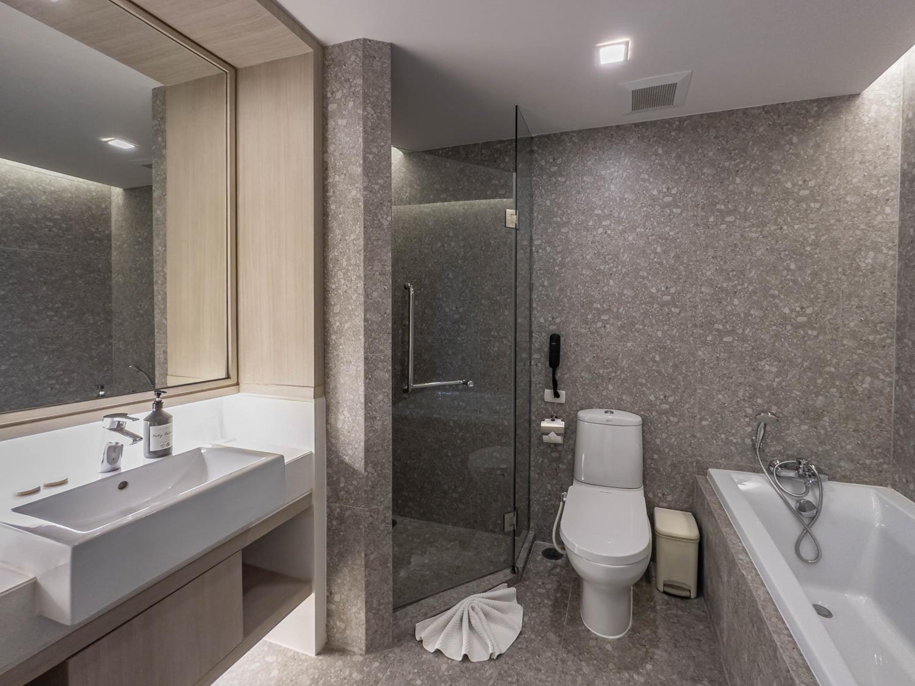 Two-Bedroom Suite with Jacuzzi