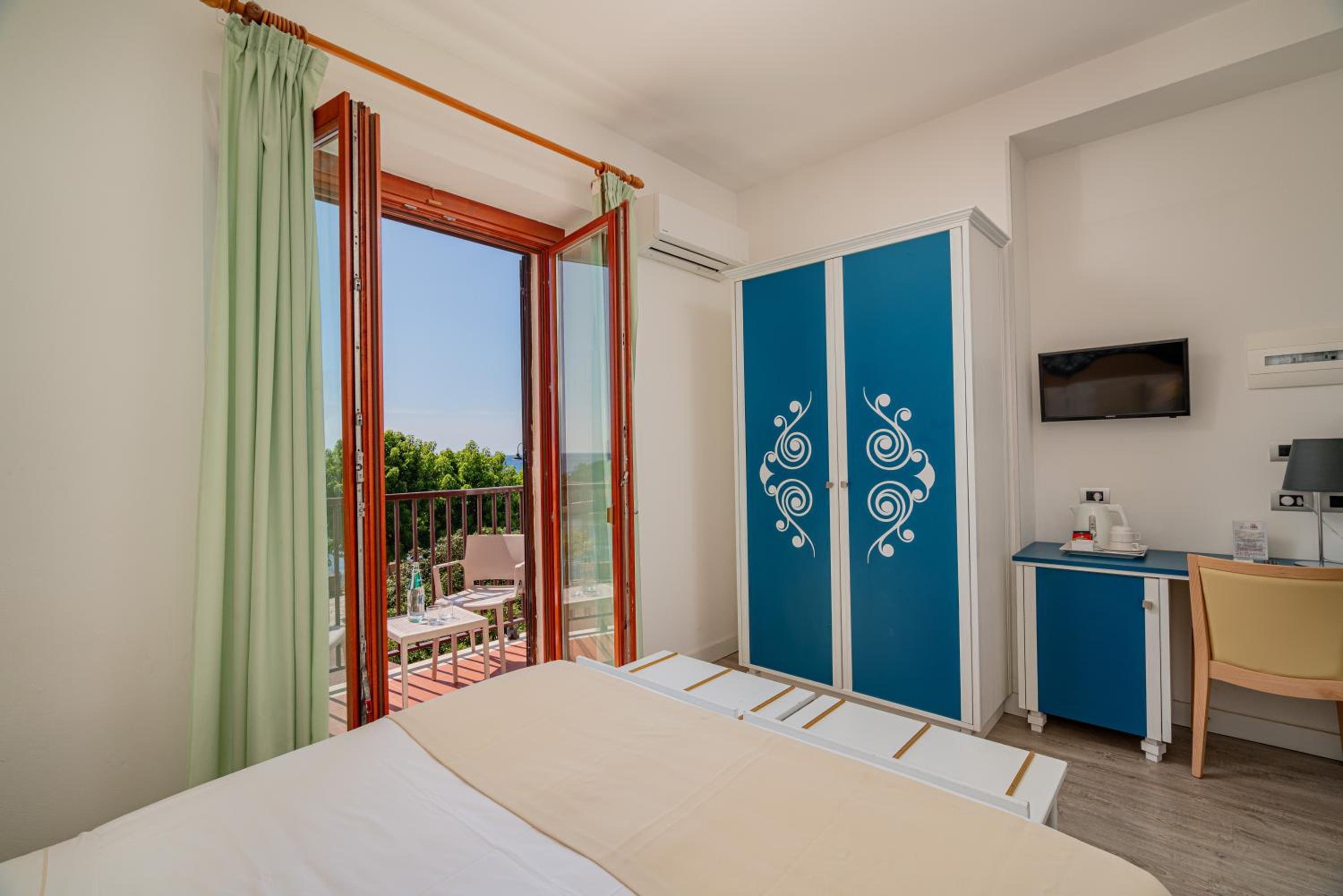 Superior Double or Twin Room with Sea View