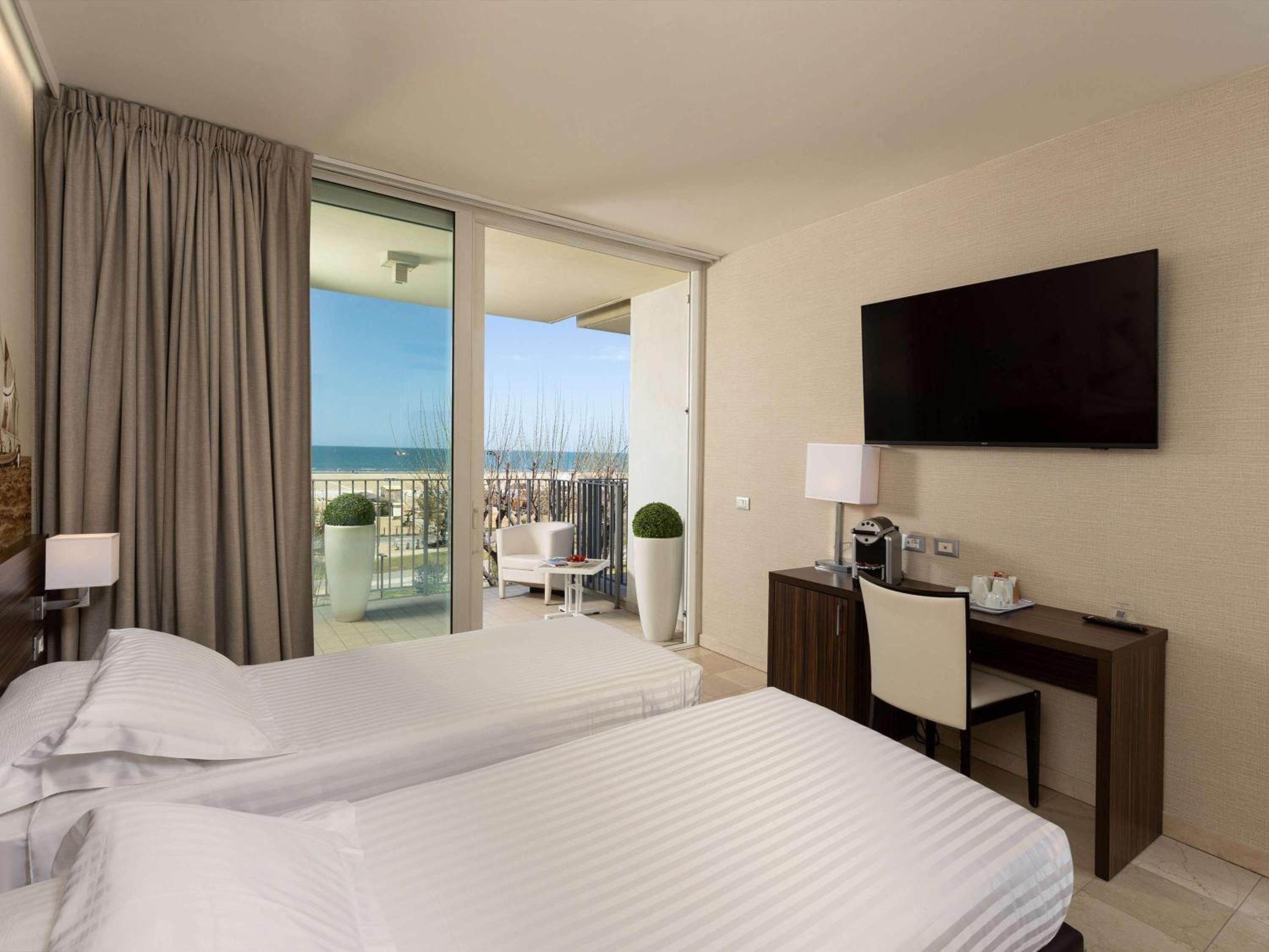 Privilege Twin Room with Balcony and Sea View