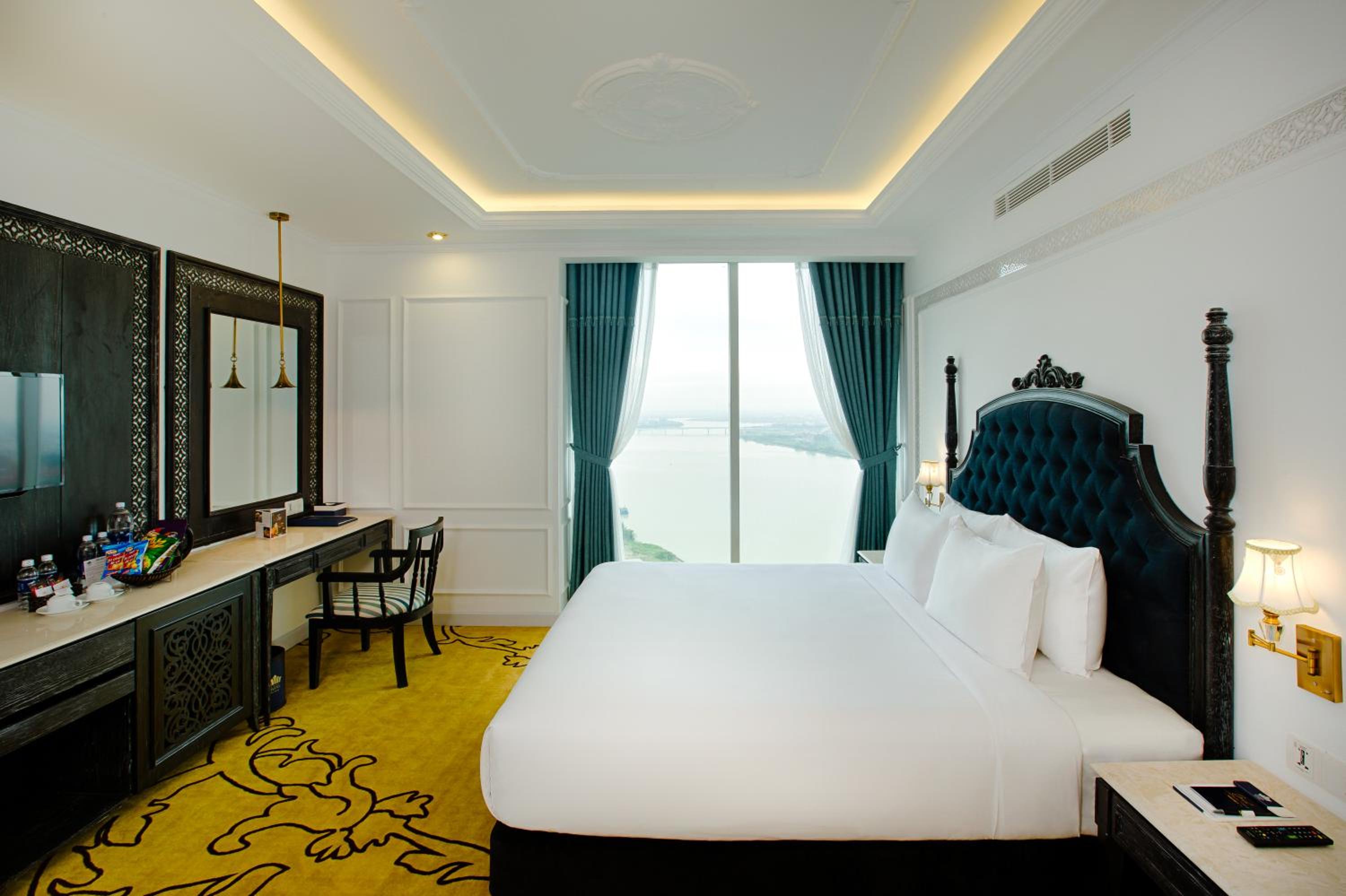 Two-Bedroom Apartment with Sea View