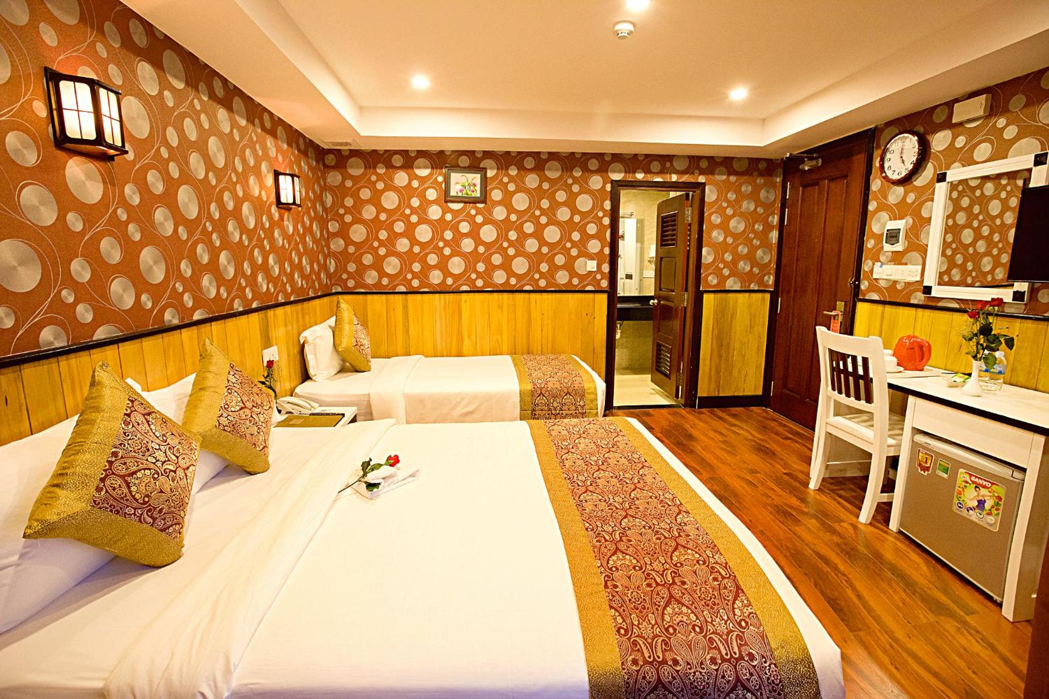 Superior Triple Room with City View