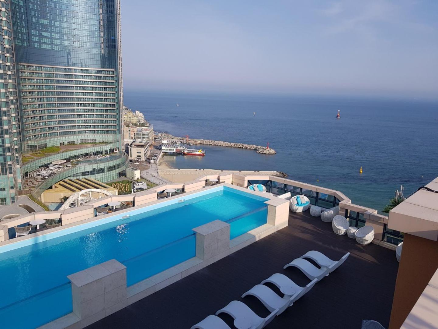 Junior Suite Half Ocean View with Rooftop Swimming Pool Access For 4