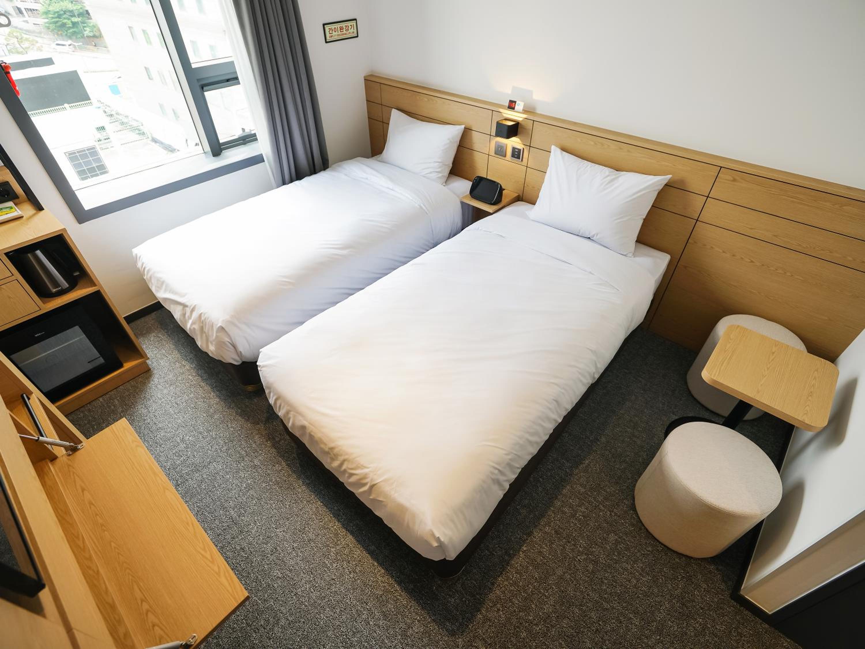 HighFloor Twin Room With Complimentary Breakfast