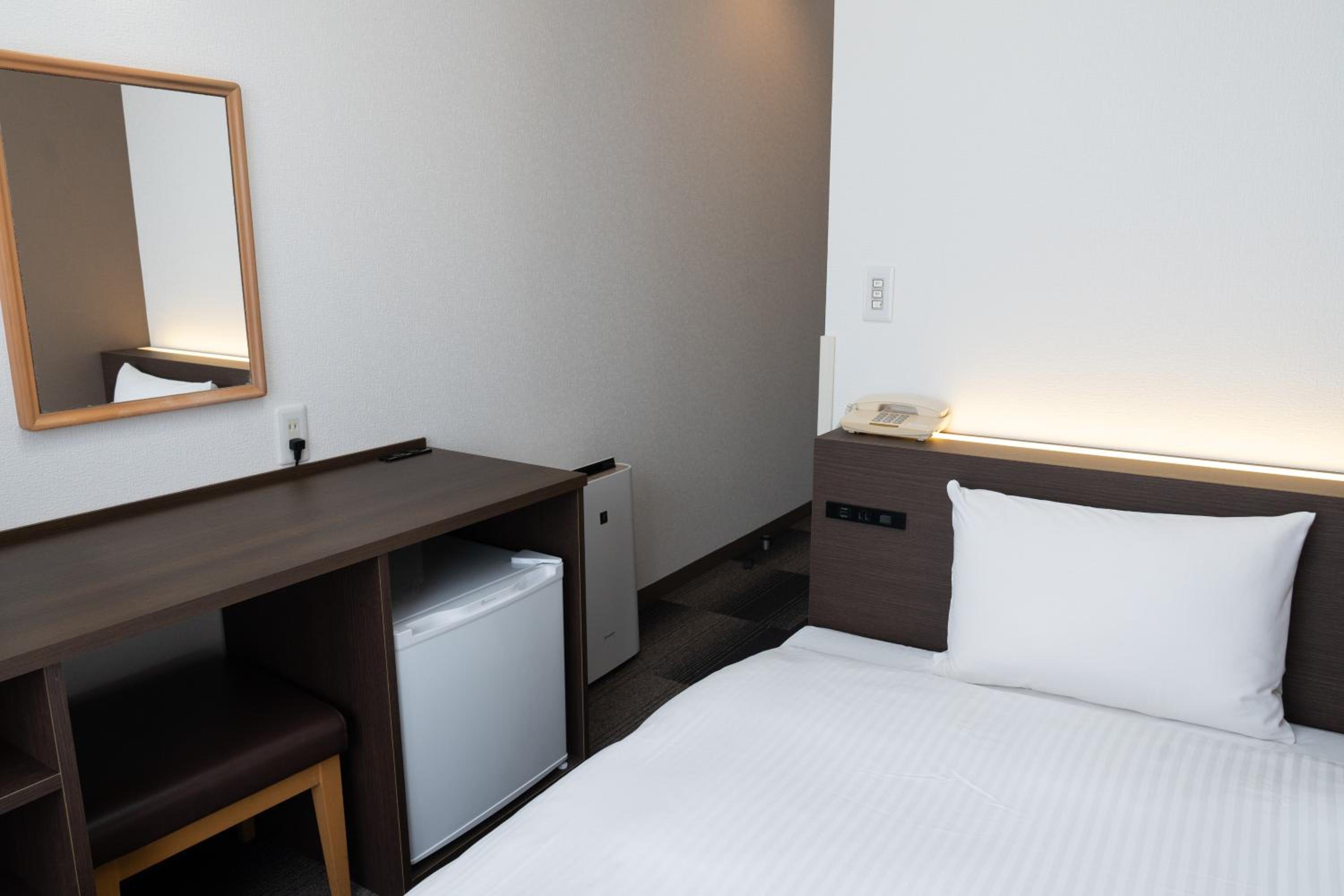 Single Room - Non-Smoking