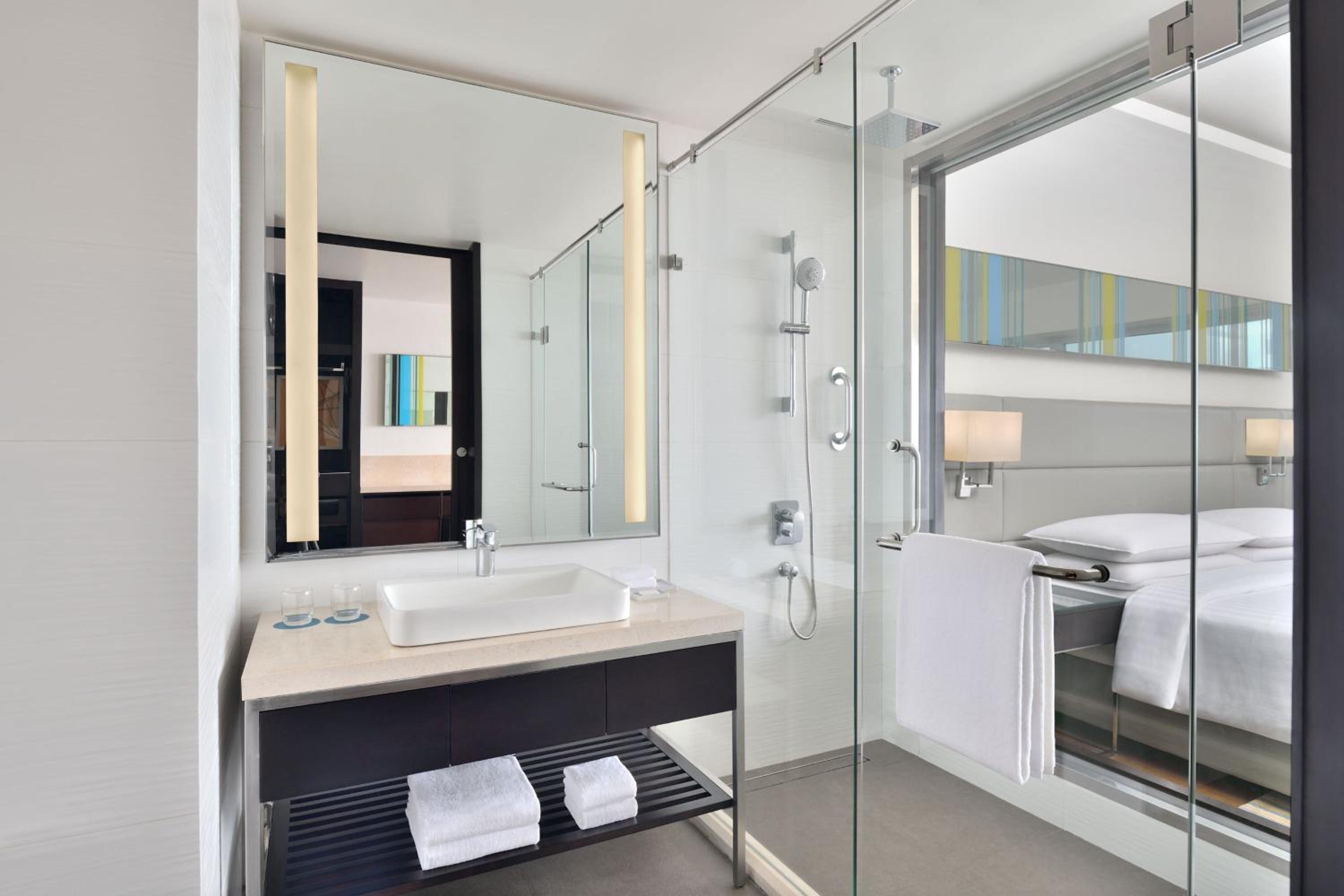 Executive Club King Room - Executive Lounge Access, City View