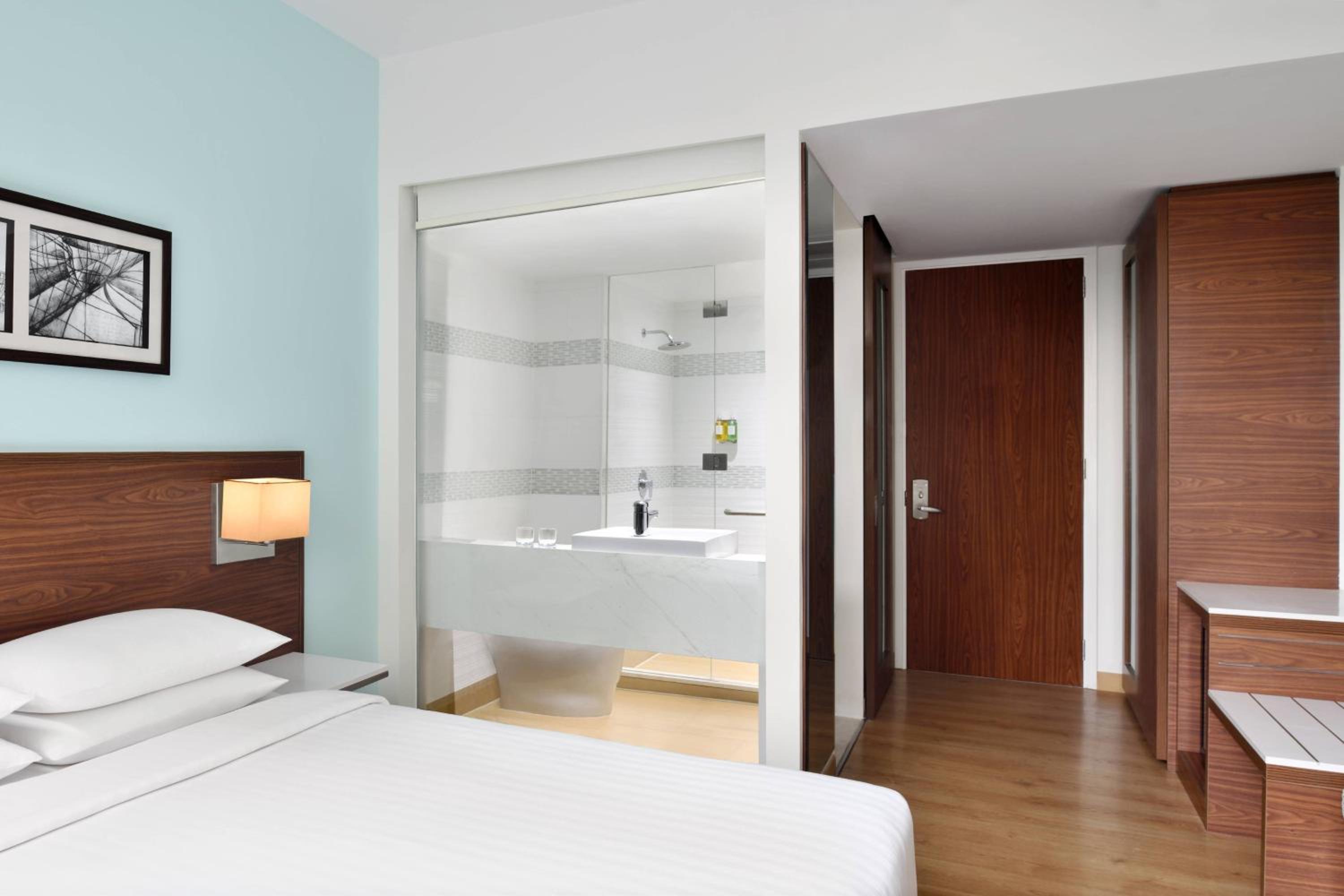 Deluxe Queen or Twin Room with City View & Flexible check-in/check-out