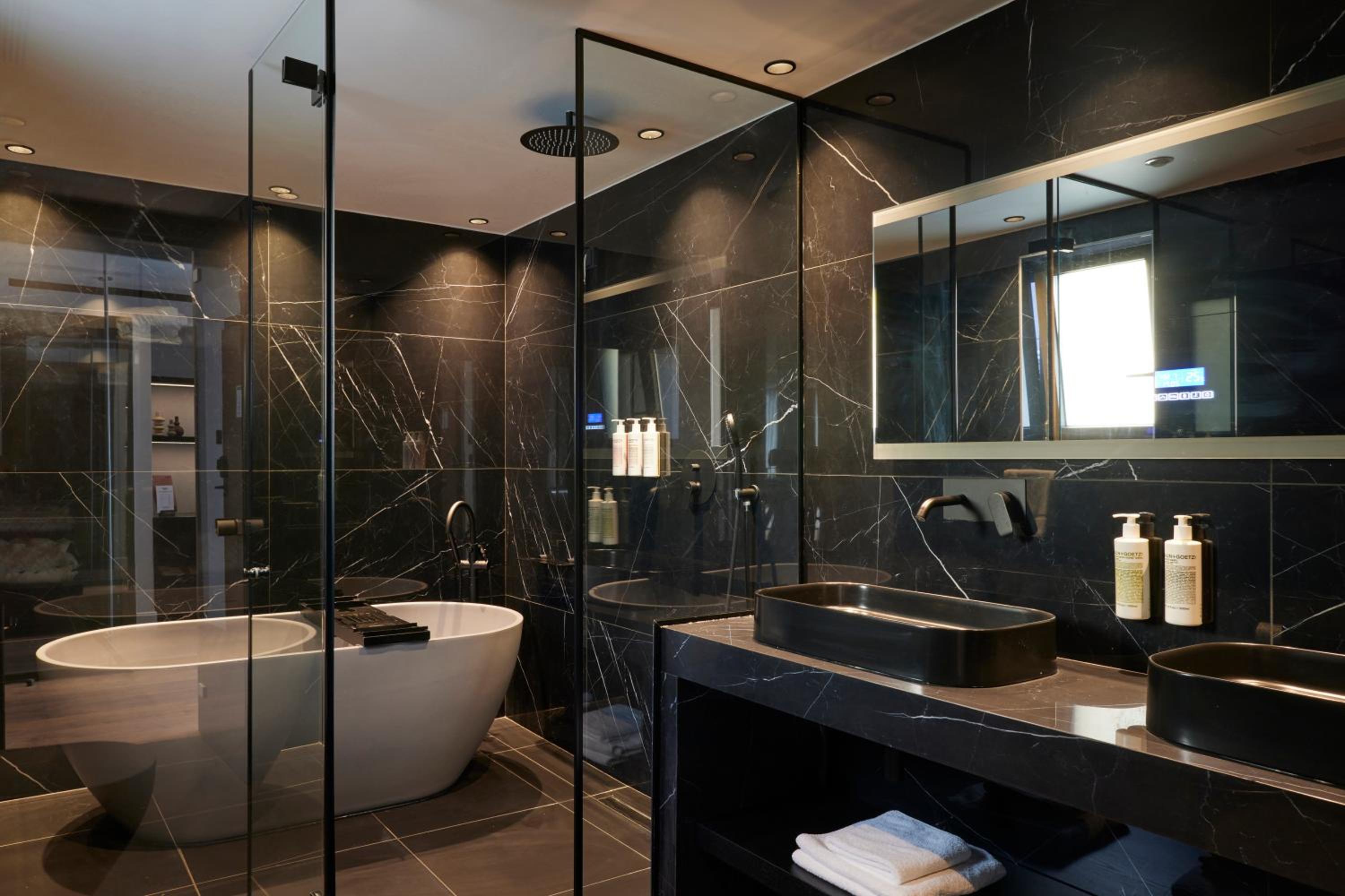 Teight Penthouse Suite