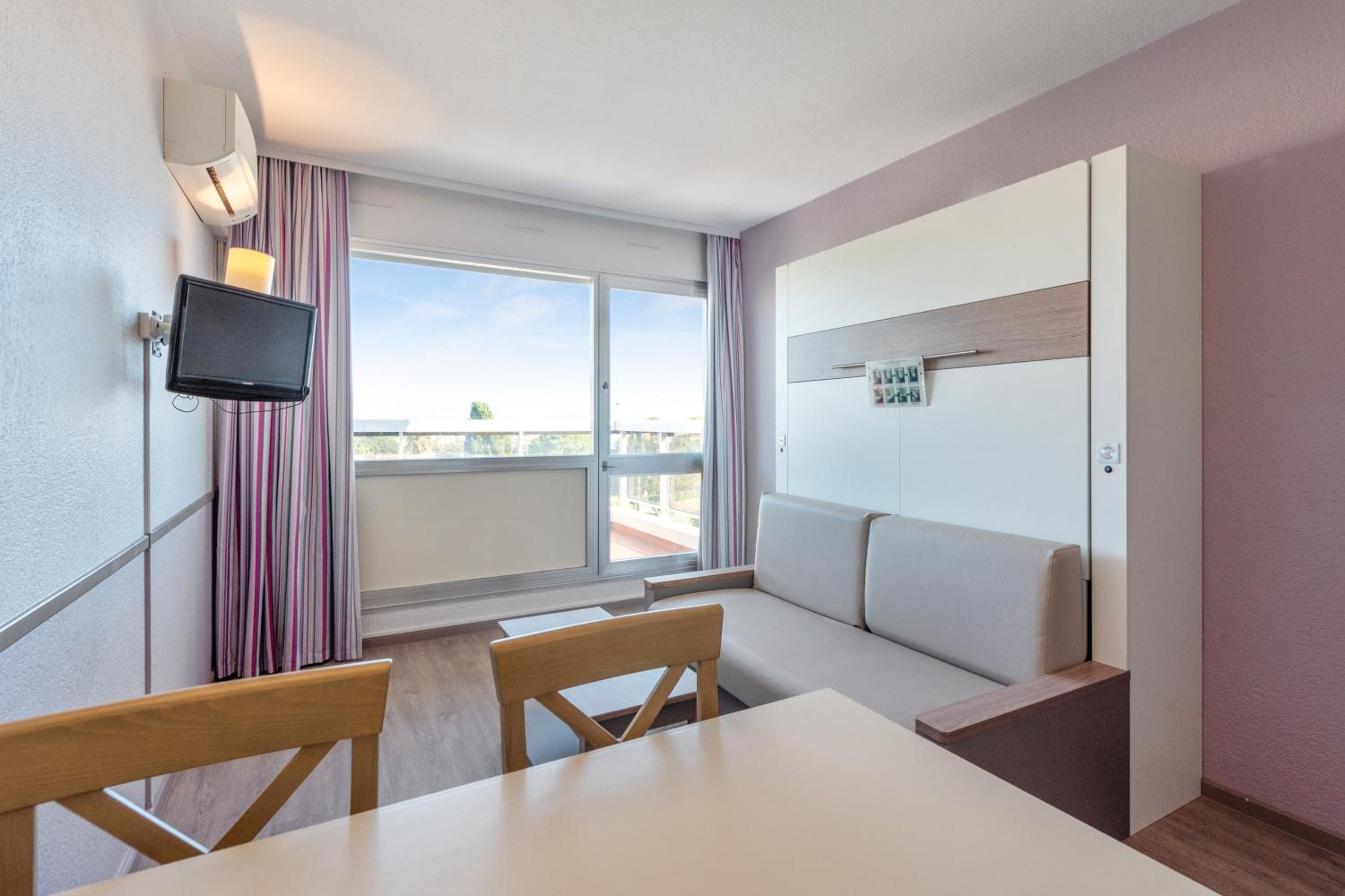 Studio with Sleeping Alcove and Air Conditioning (4 People) - Sea View