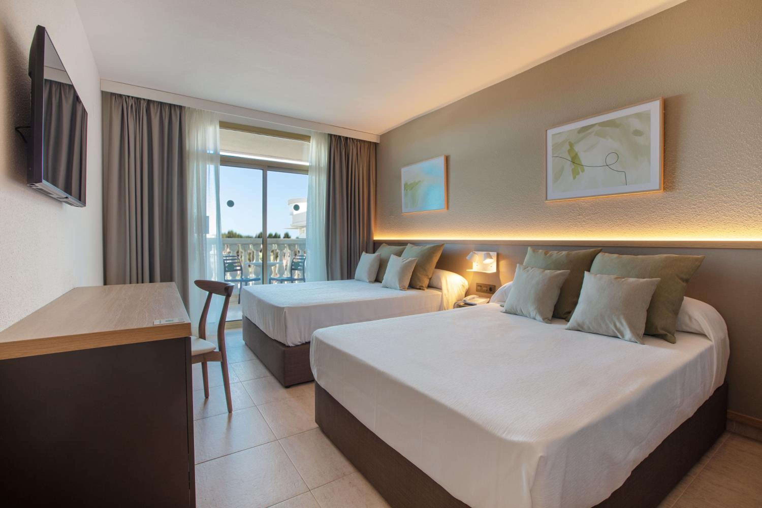 Standard with Pool View (2 adults)