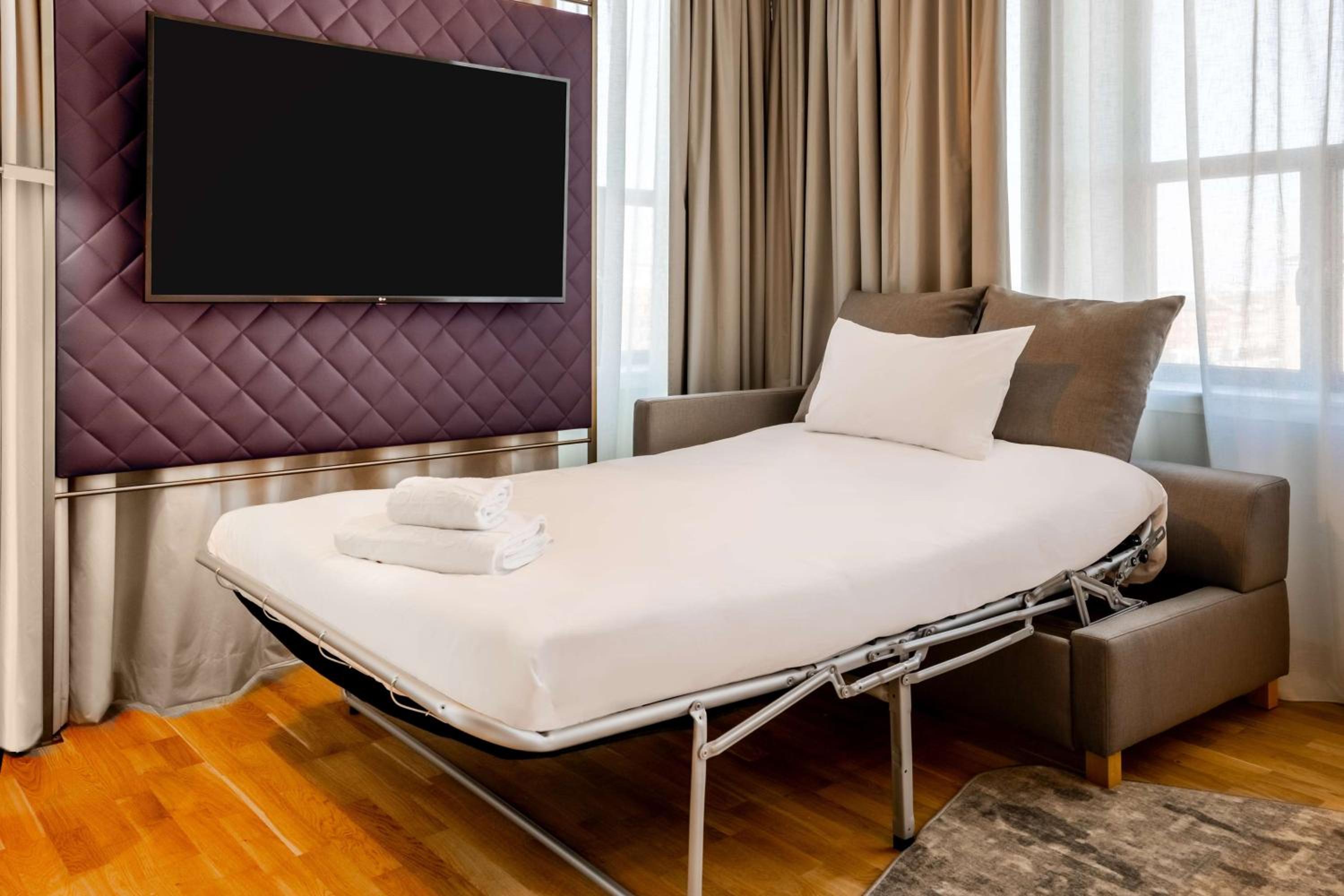 Premium Waterfront View Room with Extra Bed